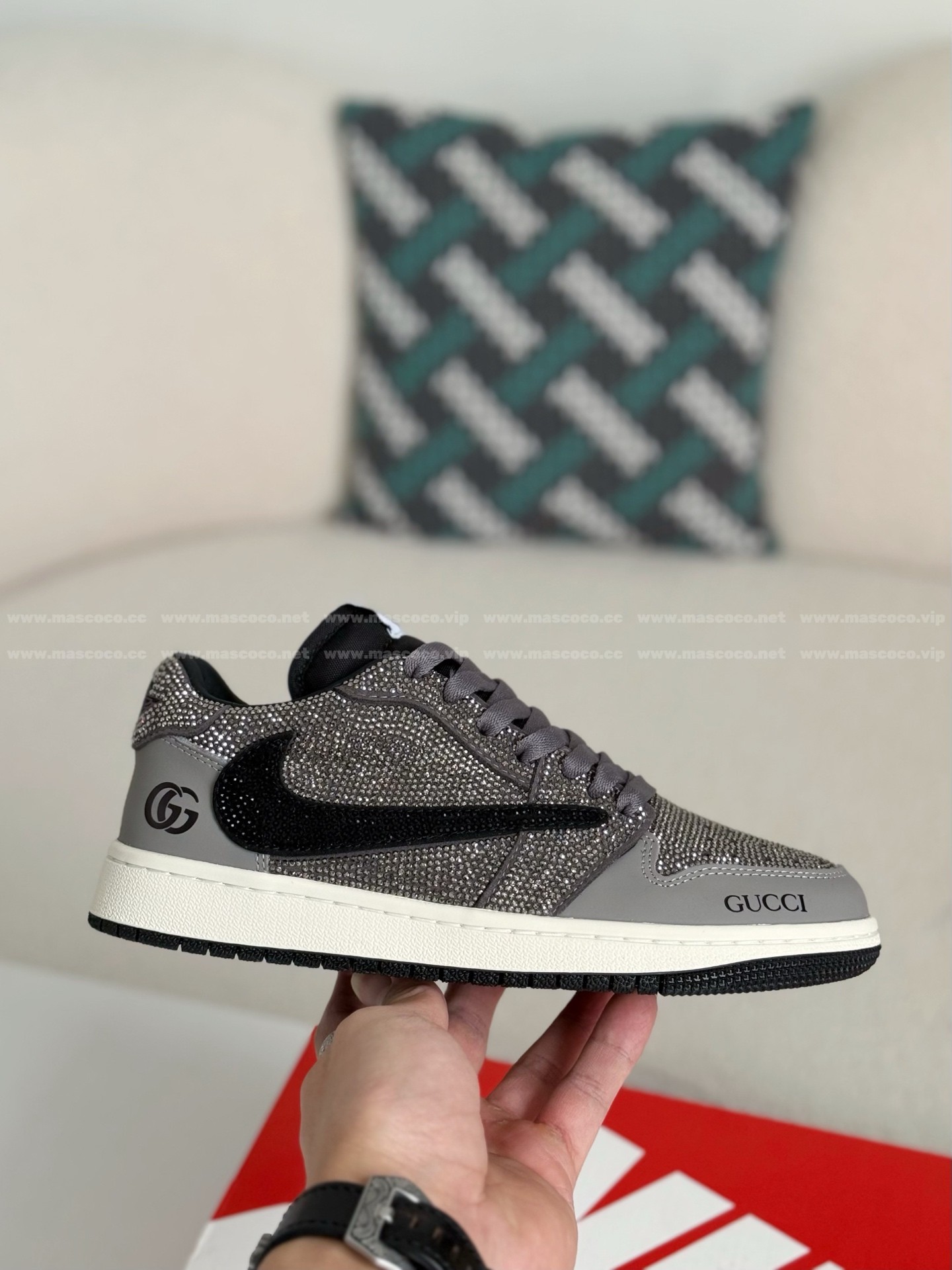 「#4537」Jordan 1 x Gucci Hand-Set Rhinestones Low Sneaker - Image 6