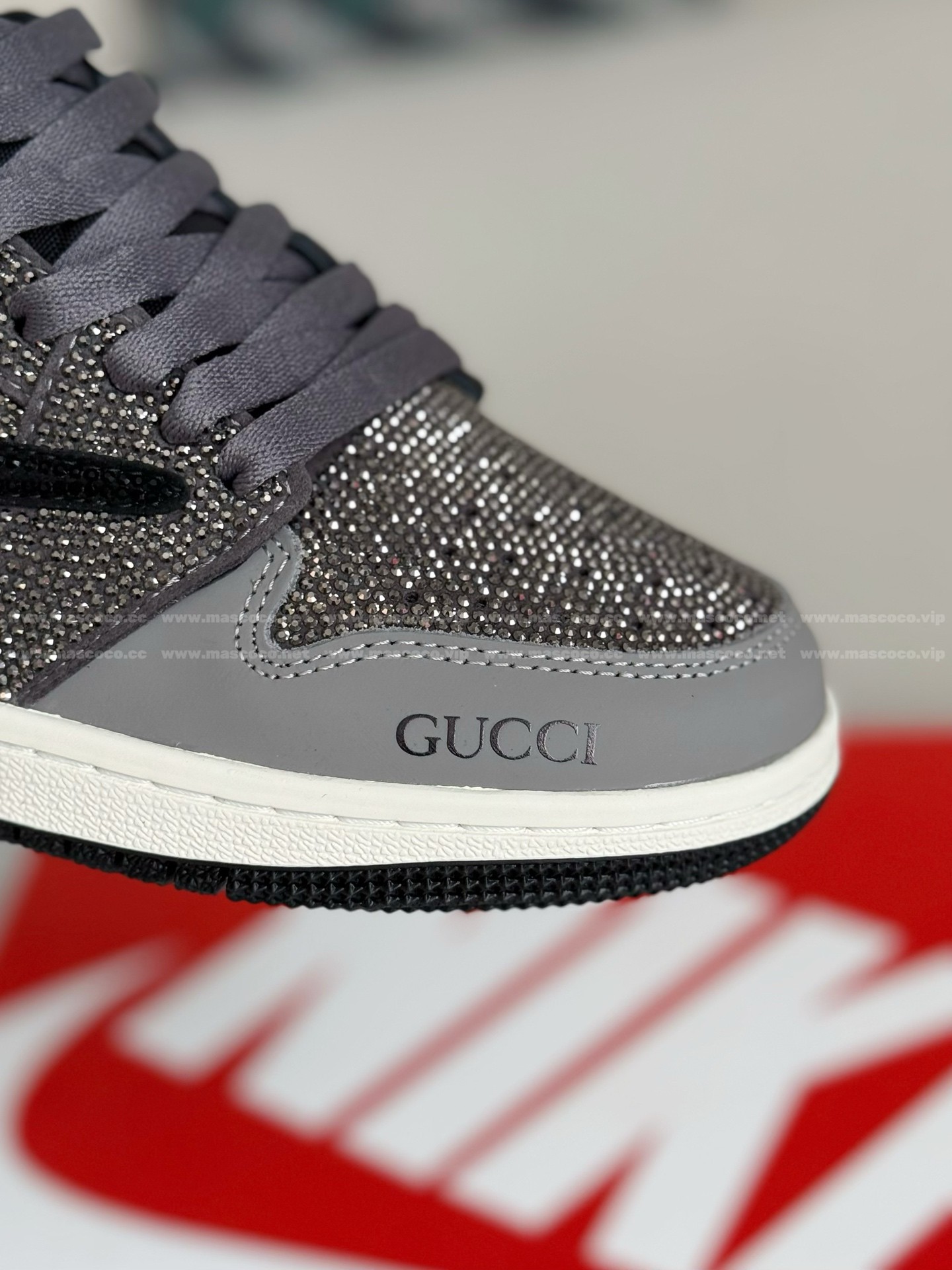 「#4537」Jordan 1 x Gucci Hand-Set Rhinestones Low Sneaker - Image 8