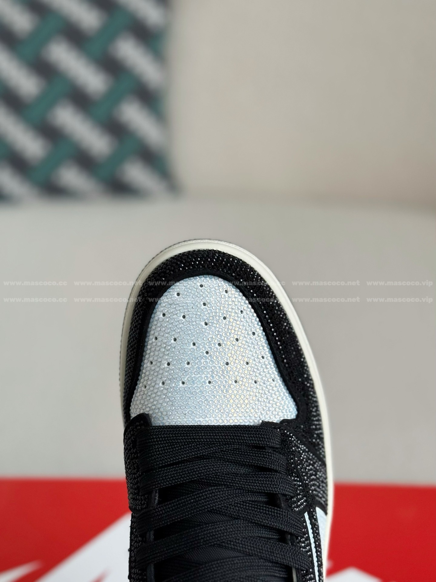 「#4538」Jordan 1 Hand-Set Rhinestones Low Sneakers - Image 9