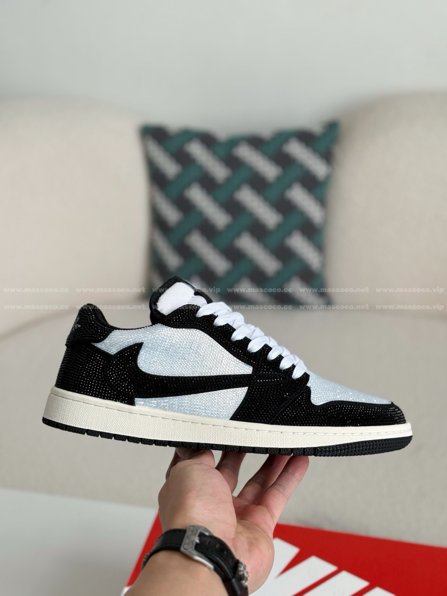 「#4539」Jordan 1 Hand-Set Rhinestones Low Sneakers - Image 6