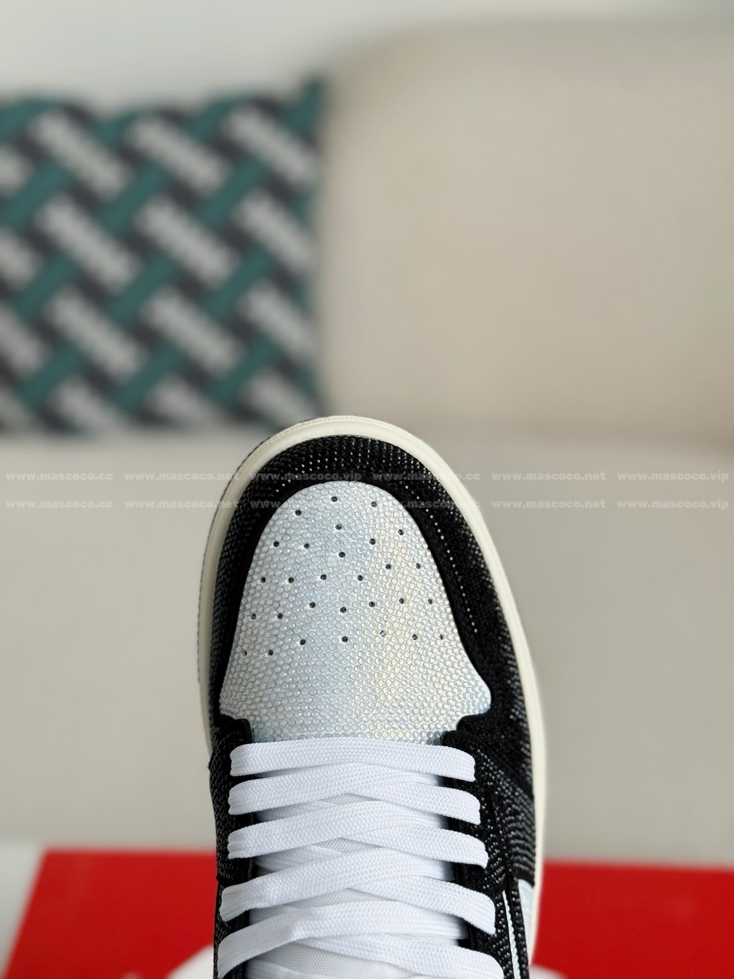 「#4539」Jordan 1 Hand-Set Rhinestones Low Sneakers - Image 9