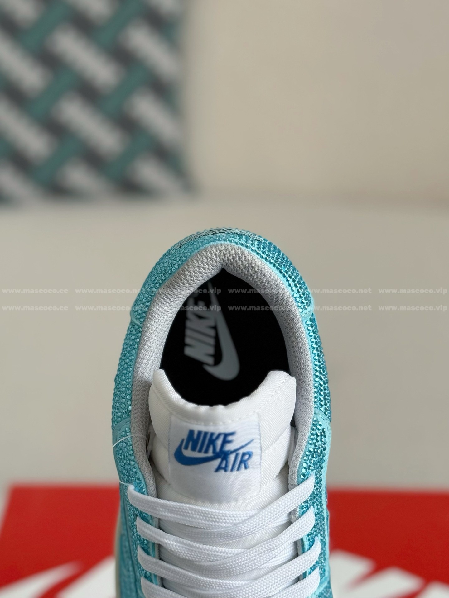 「#4540」Jordan 1 Hand-Set Rhinestones Low Sneakers - Image 9
