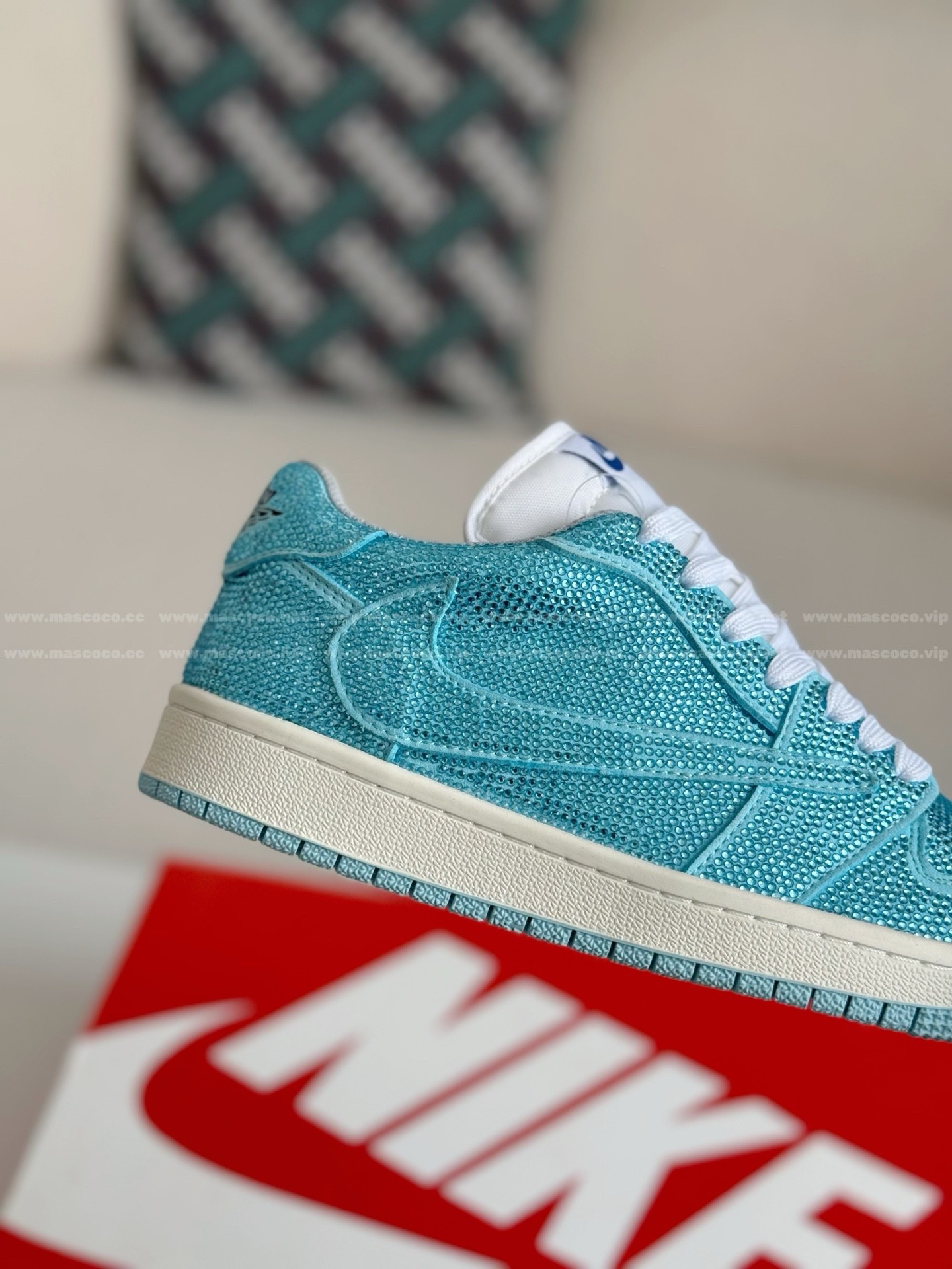 「#4540」Jordan 1 Hand-Set Rhinestones Low Sneakers - Image 7