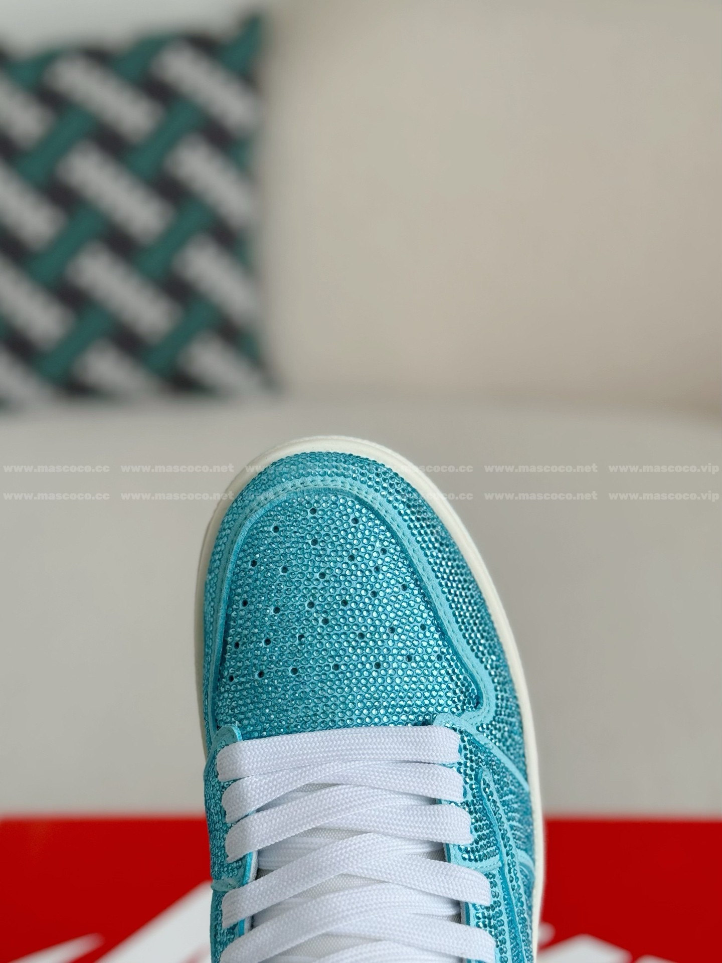 「#4540」Jordan 1 Hand-Set Rhinestones Low Sneakers - Image 8