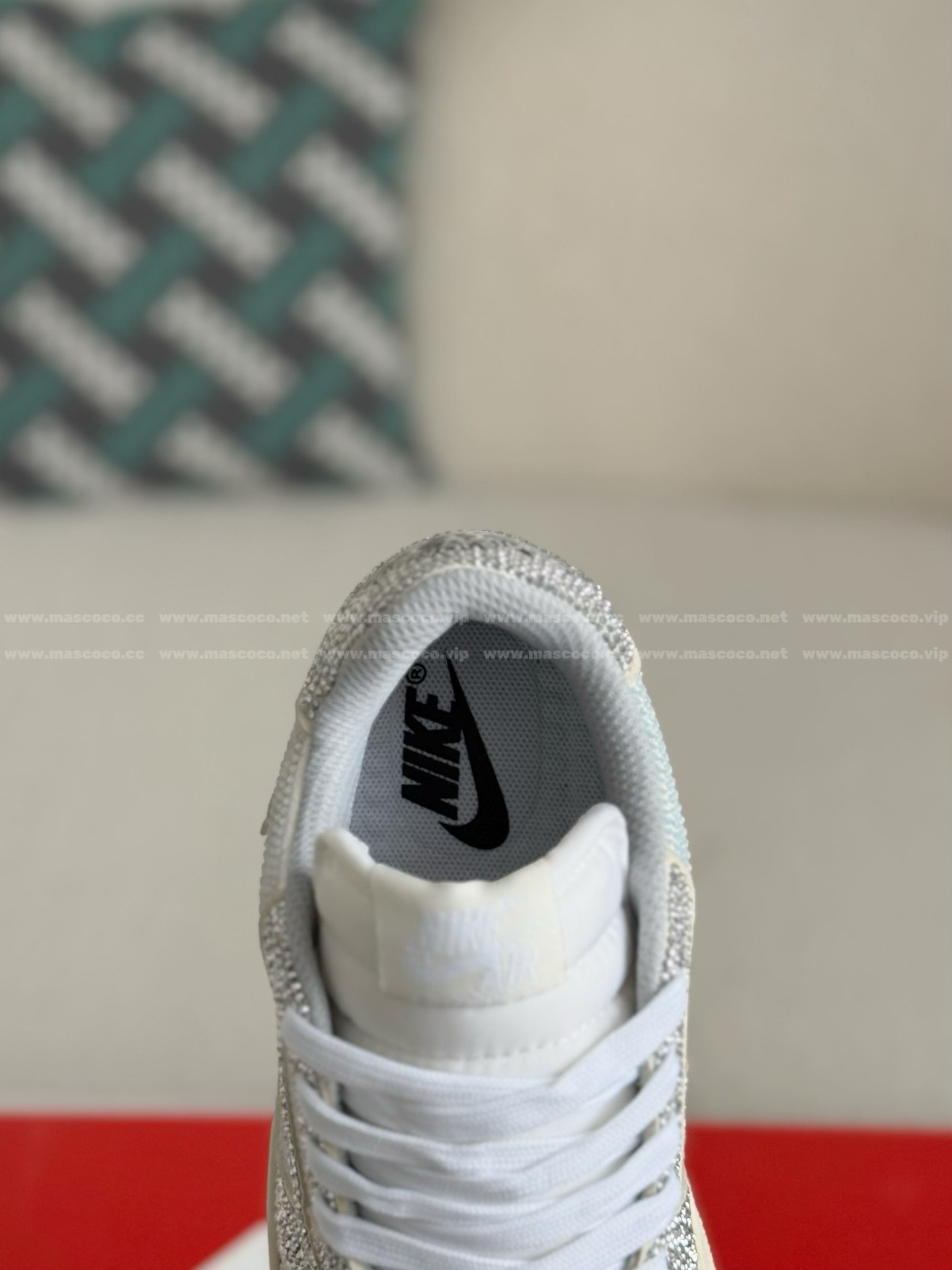 「#4541」Jordan 1 Hand-Set Rhinestones Low Sneakers - Image 8