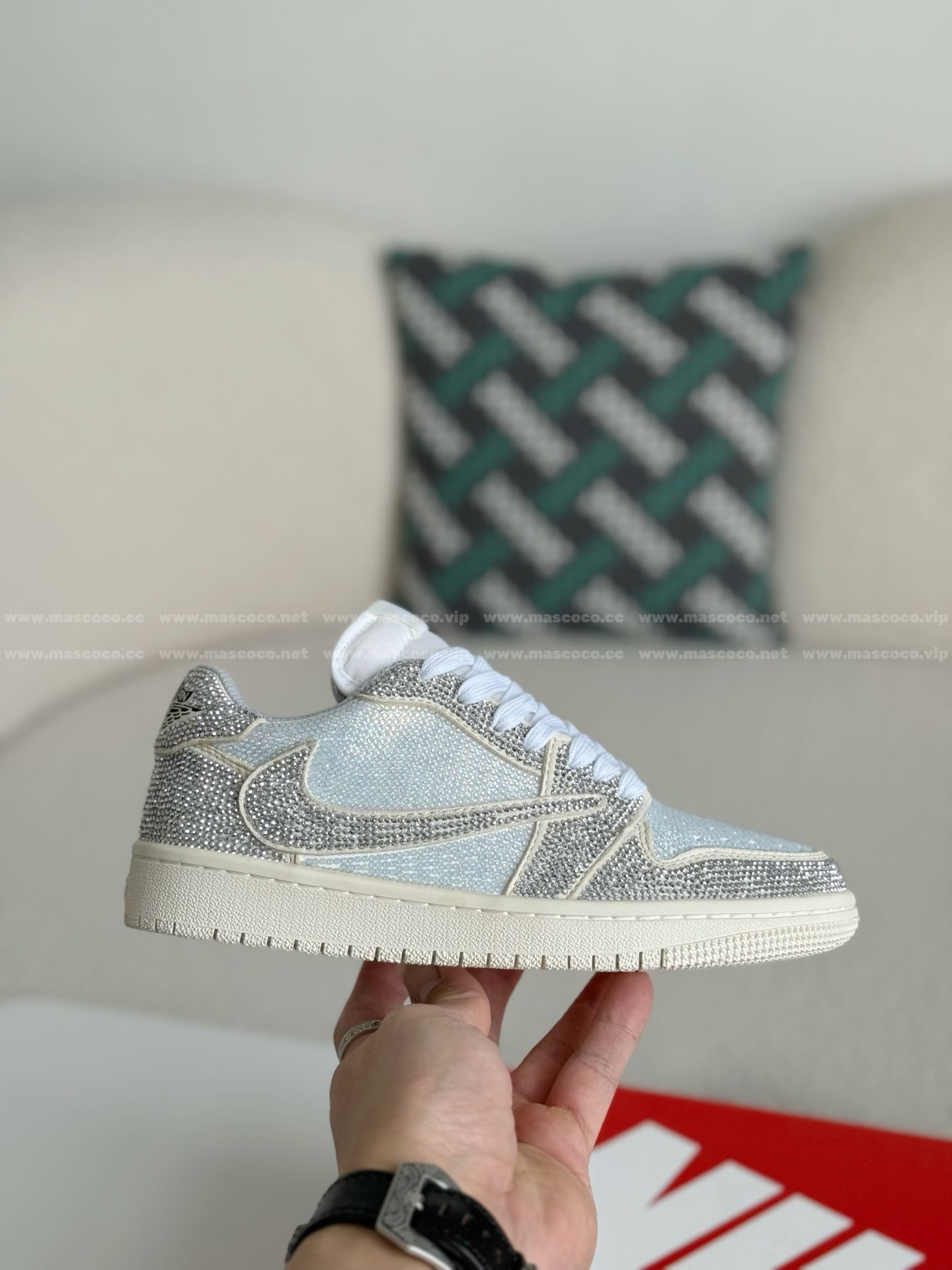 「#4541」Jordan 1 Hand-Set Rhinestones Low Sneakers - Image 6