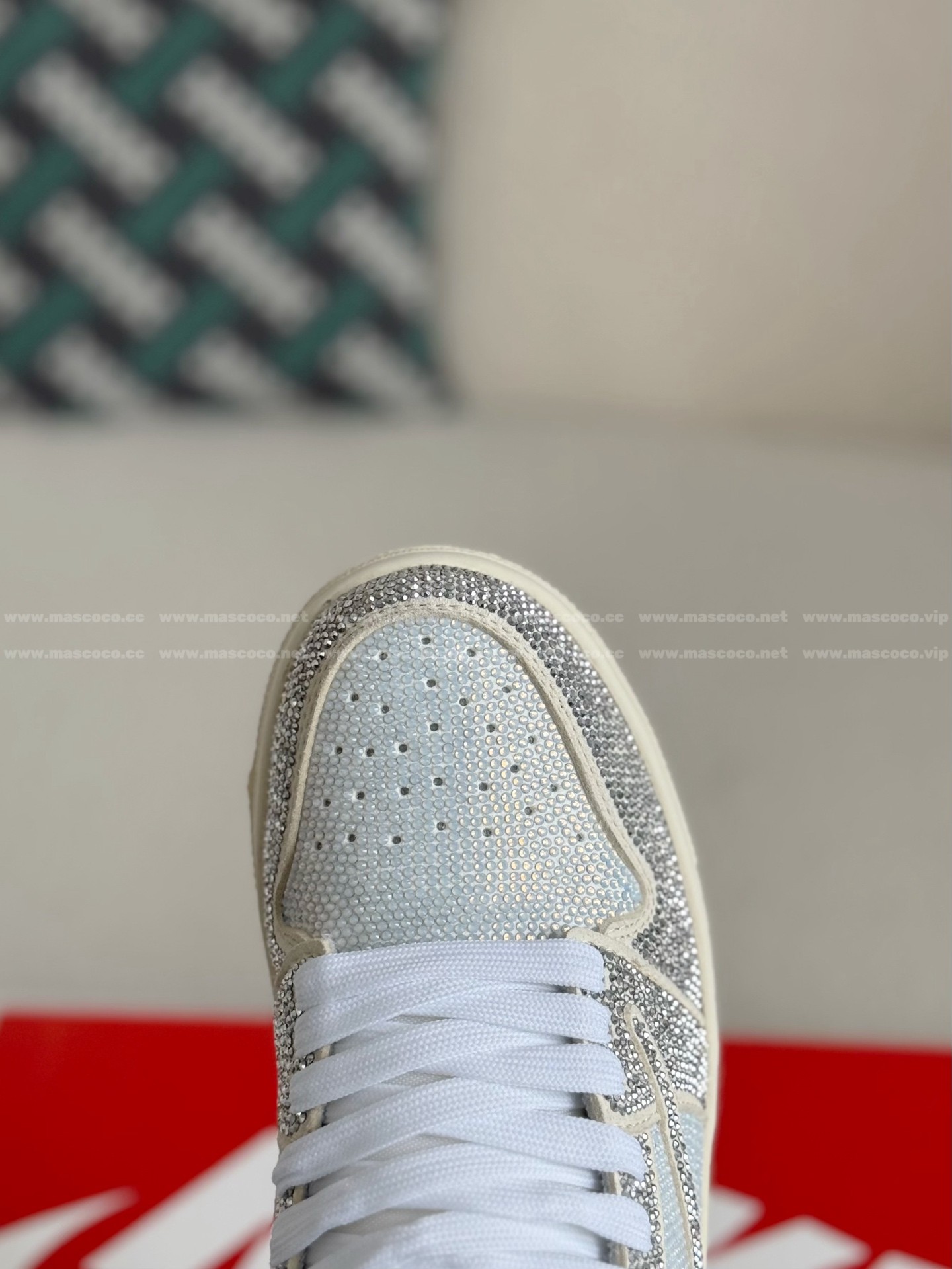 「#4541」Jordan 1 Hand-Set Rhinestones Low Sneakers - Image 9