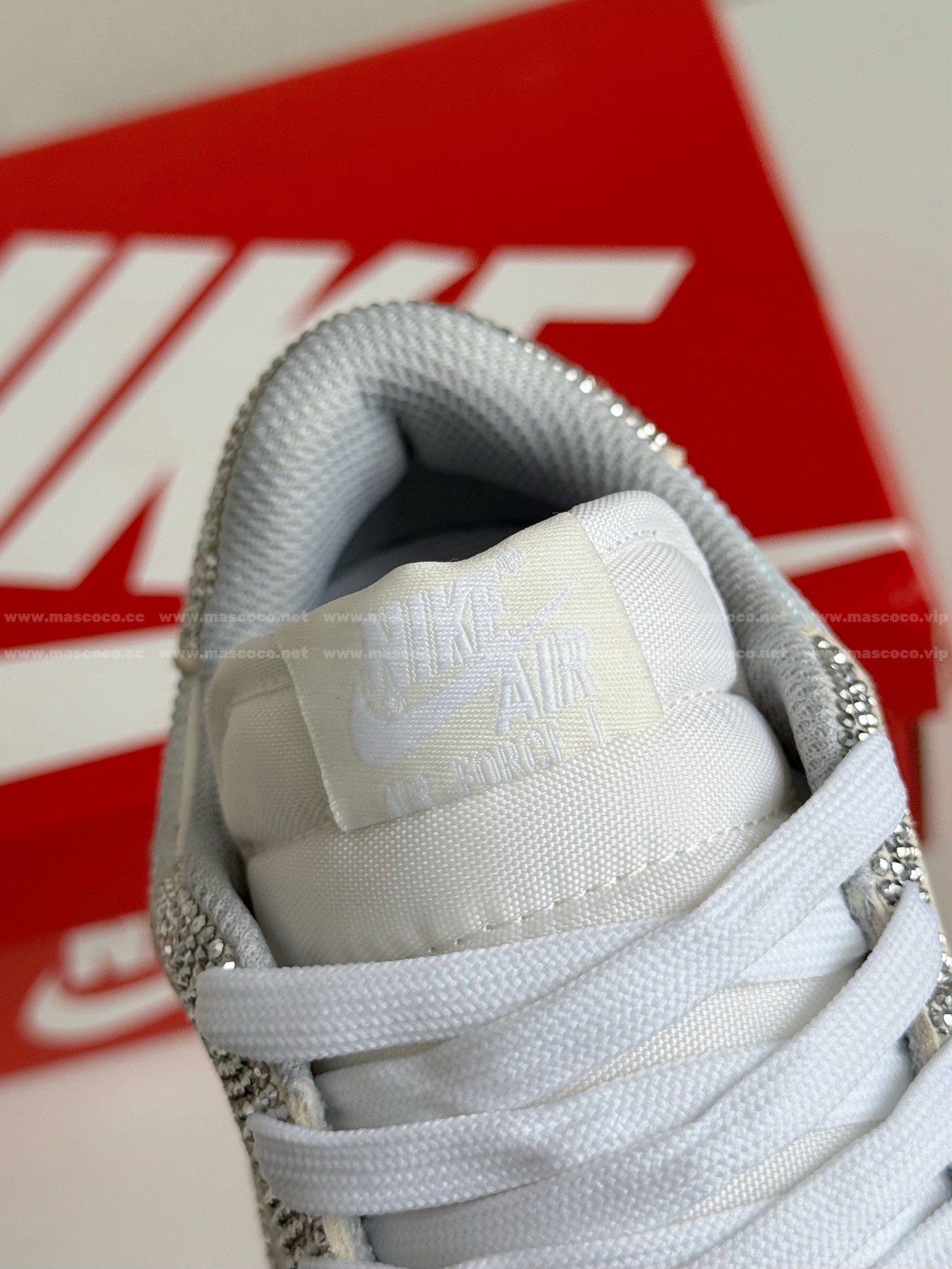 「#4541」Jordan 1 Hand-Set Rhinestones Low Sneakers - Image 10