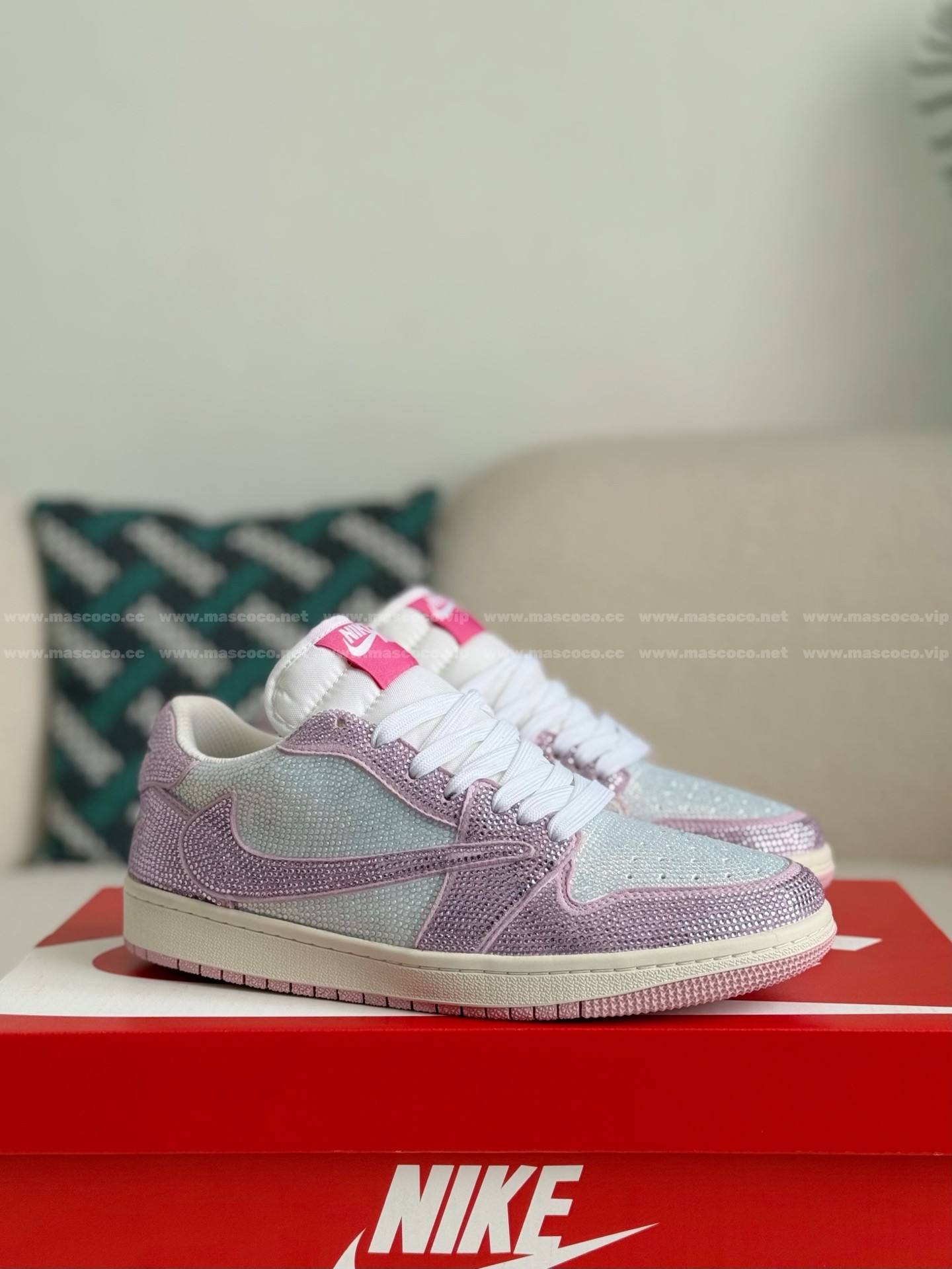 「#4542」Jordan 1 Hand-Set Rhinestones Low Sneakers - Image 2