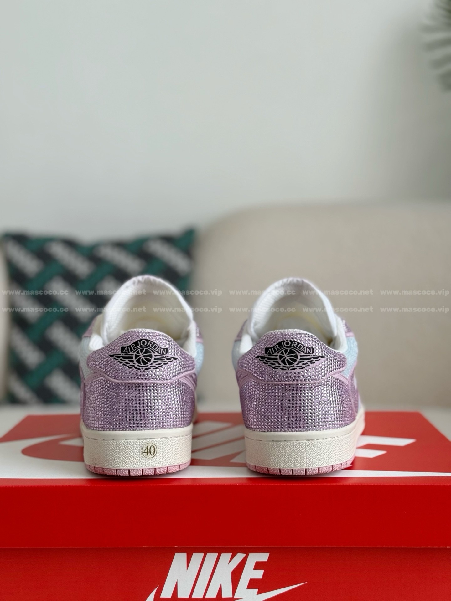 「#4542」Jordan 1 Hand-Set Rhinestones Low Sneakers - Image 3