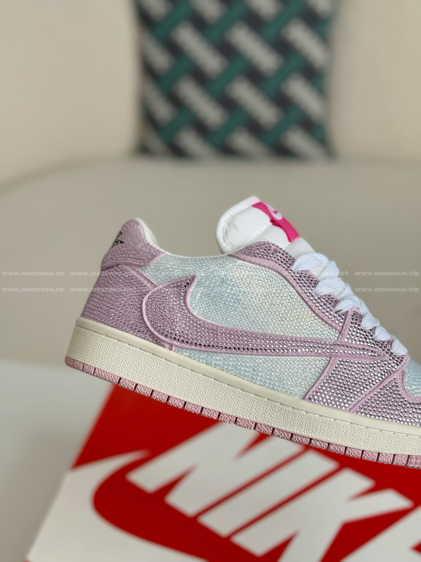 「#4542」Jordan 1 Hand-Set Rhinestones Low Sneakers - Image 7