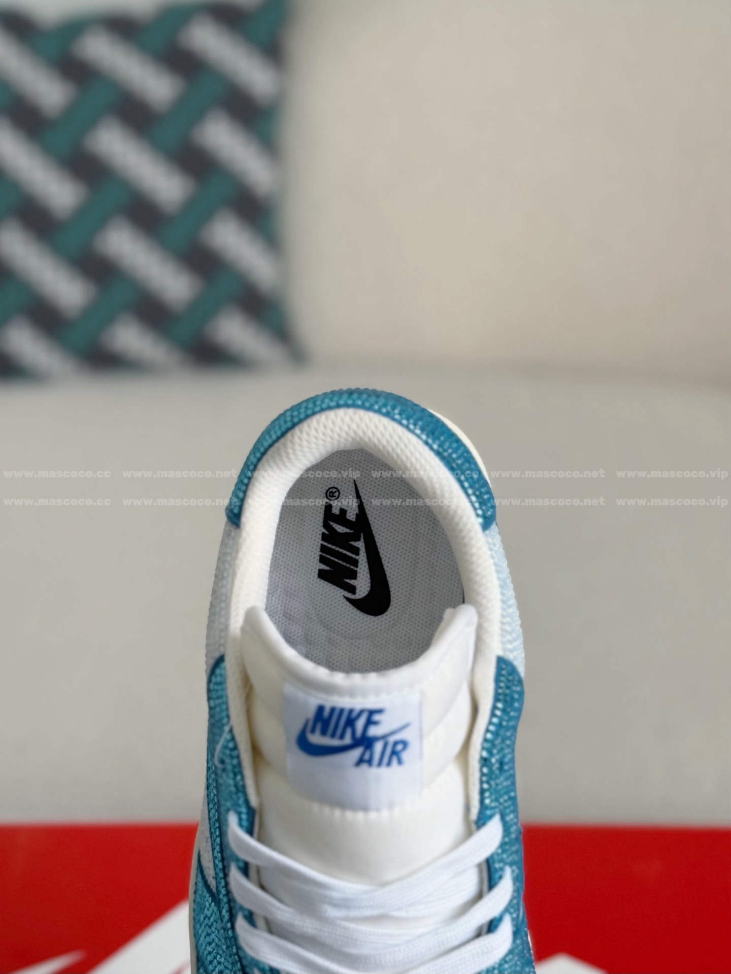 「#4543」Jordan 1 Hand-Set Rhinestones Low Sneakers - Image 8