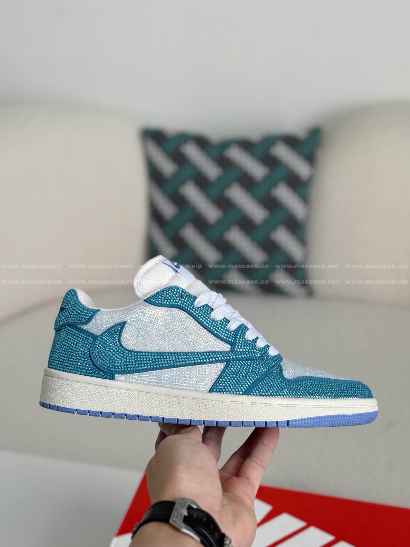 「#4543」Jordan 1 Hand-Set Rhinestones Low Sneakers - Image 6