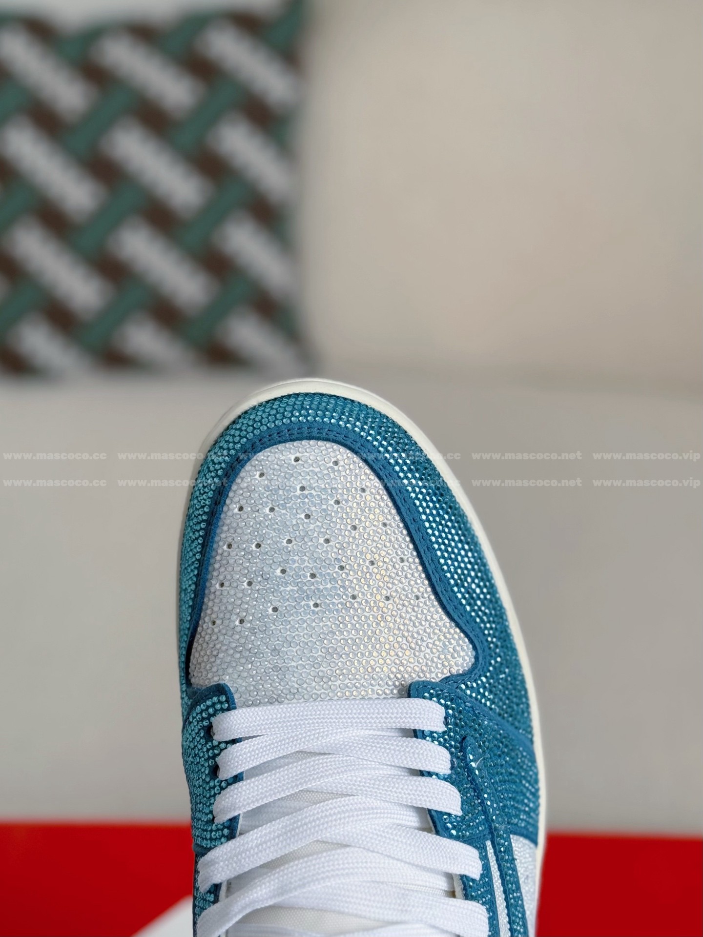 「#4543」Jordan 1 Hand-Set Rhinestones Low Sneakers - Image 9