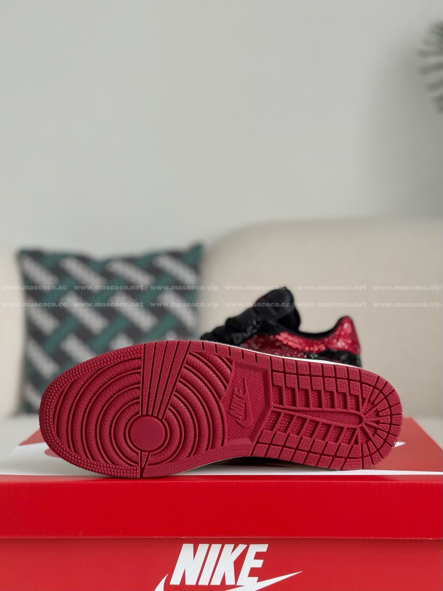 「#4544」Jordan 1 Hand-Set Rhinestones Low Sneakers - Image 5
