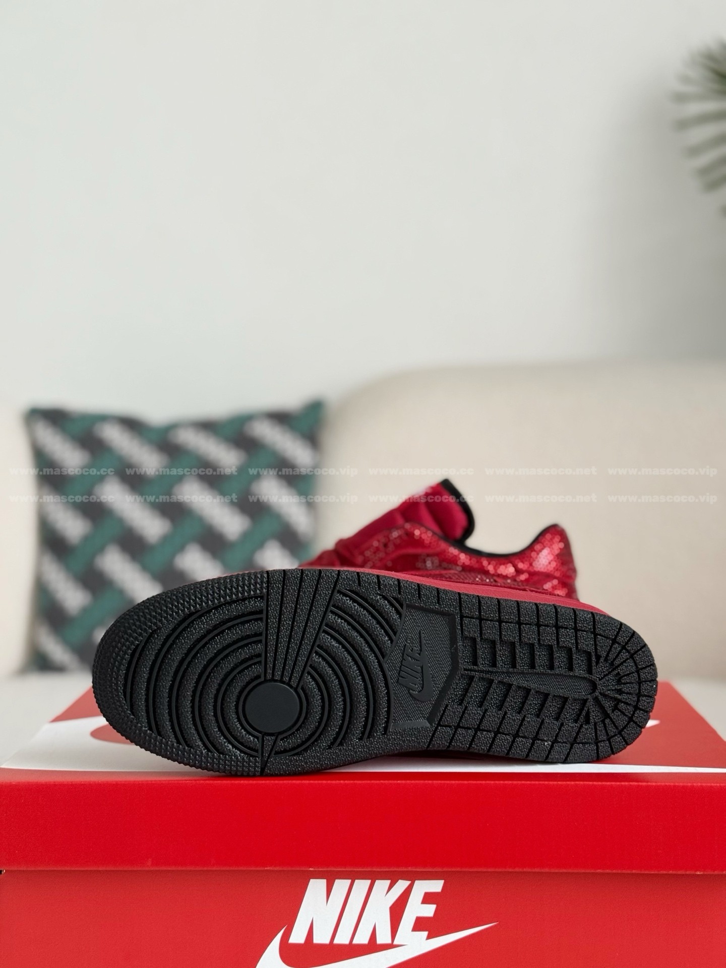 「#4545」Jordan 1 Hand-Set Rhinestones Low Sneakers - Image 5