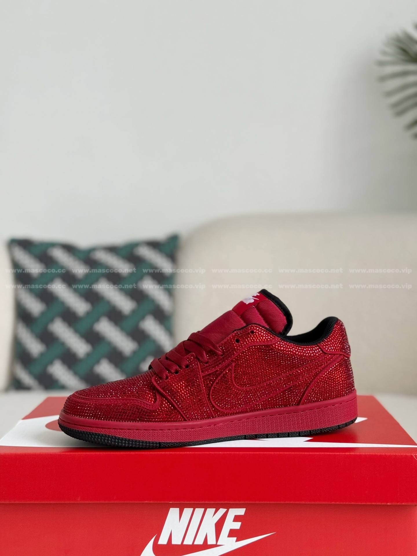 「#4545」Jordan 1 Hand-Set Rhinestones Low Sneakers - Image 4