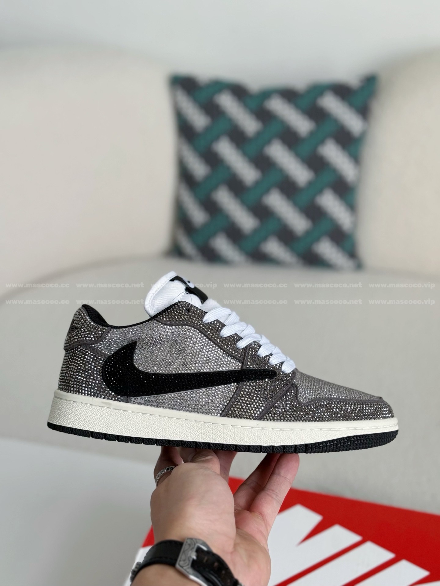 「#4546」Jordan 1 Hand-Set Rhinestones Low Sneakers - Image 6