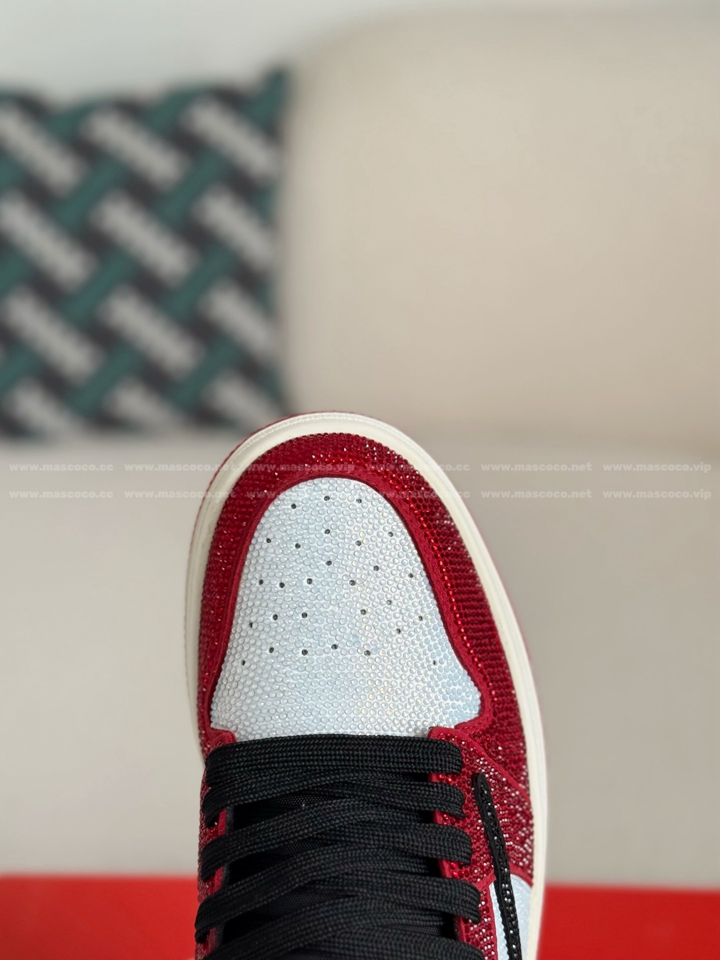 「#4547」Jordan 1 Hand-Set Rhinestones Low Sneakers - Image 9
