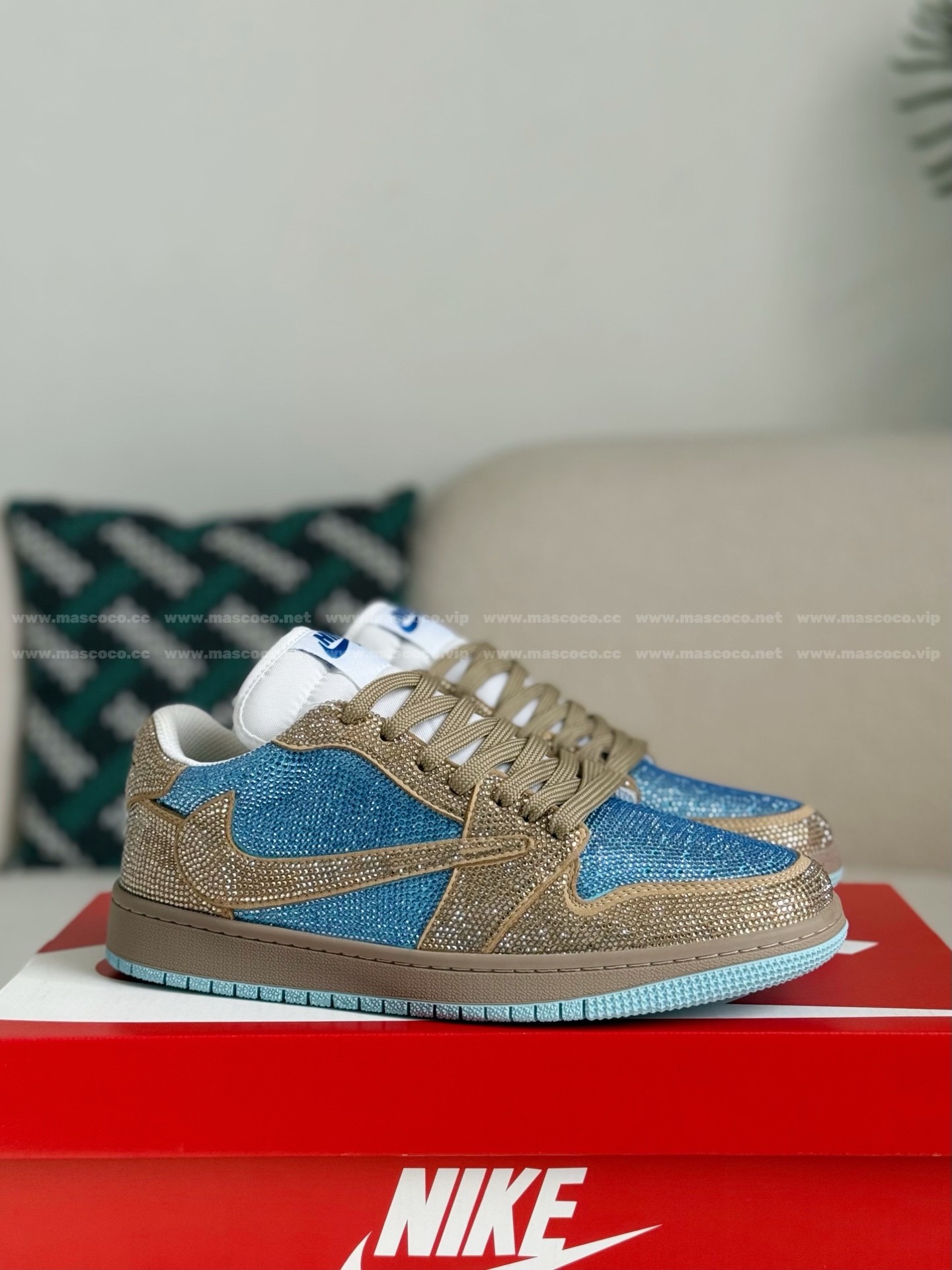 「#4548」Jordan 1 Hand-Set Rhinestones Low Sneakers - Image 2
