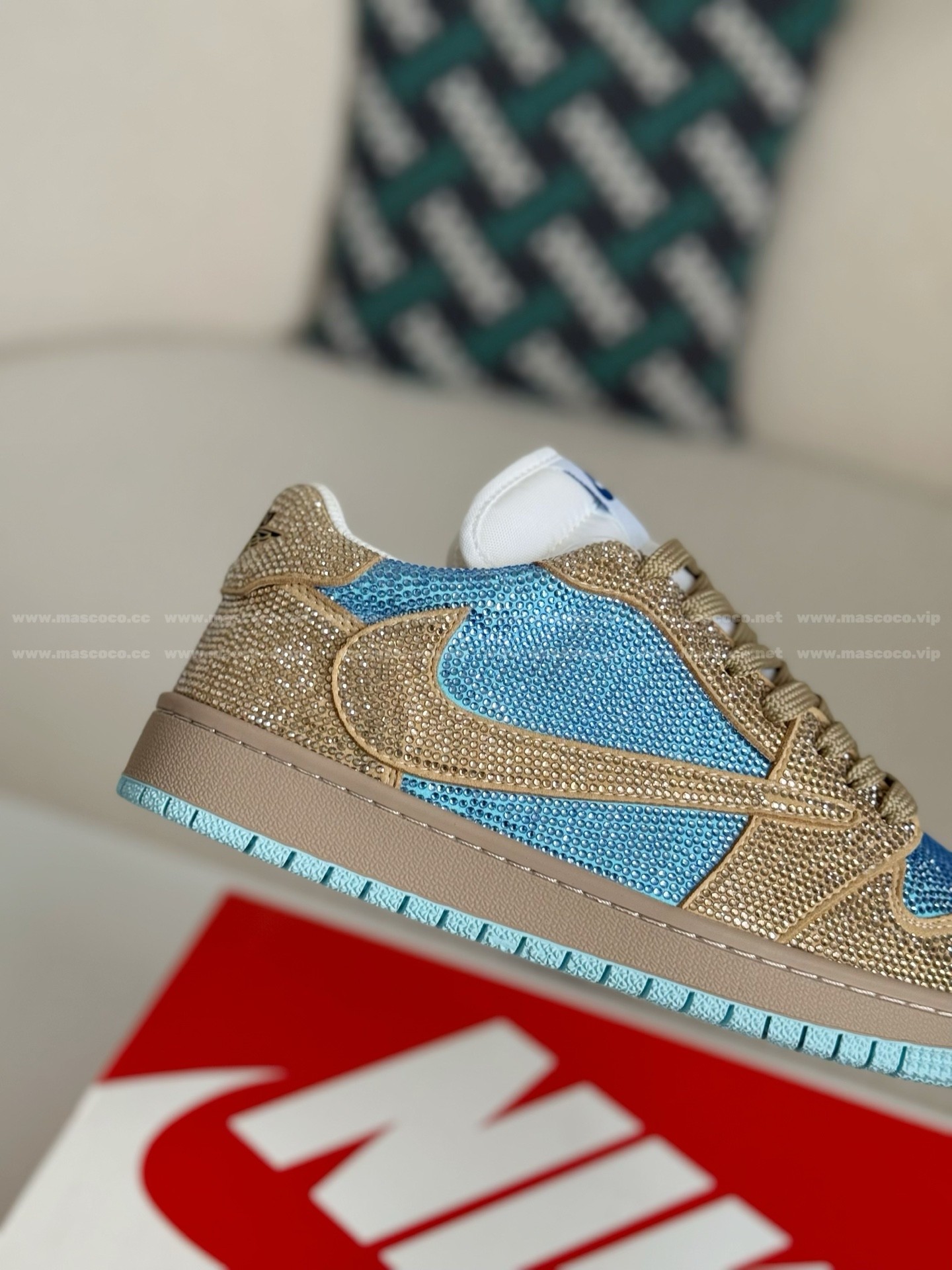 「#4548」Jordan 1 Hand-Set Rhinestones Low Sneakers - Image 7