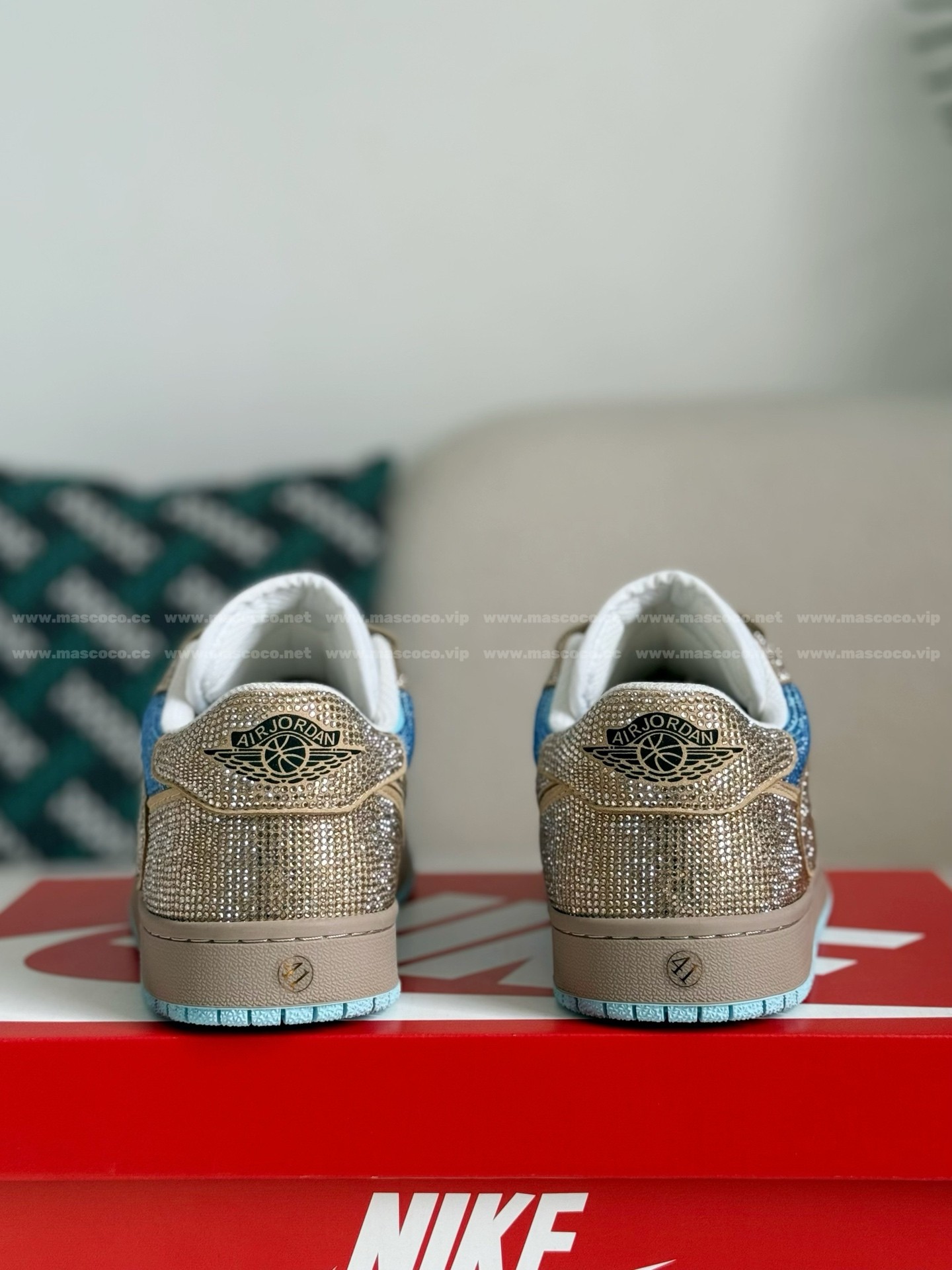 「#4548」Jordan 1 Hand-Set Rhinestones Low Sneakers - Image 3