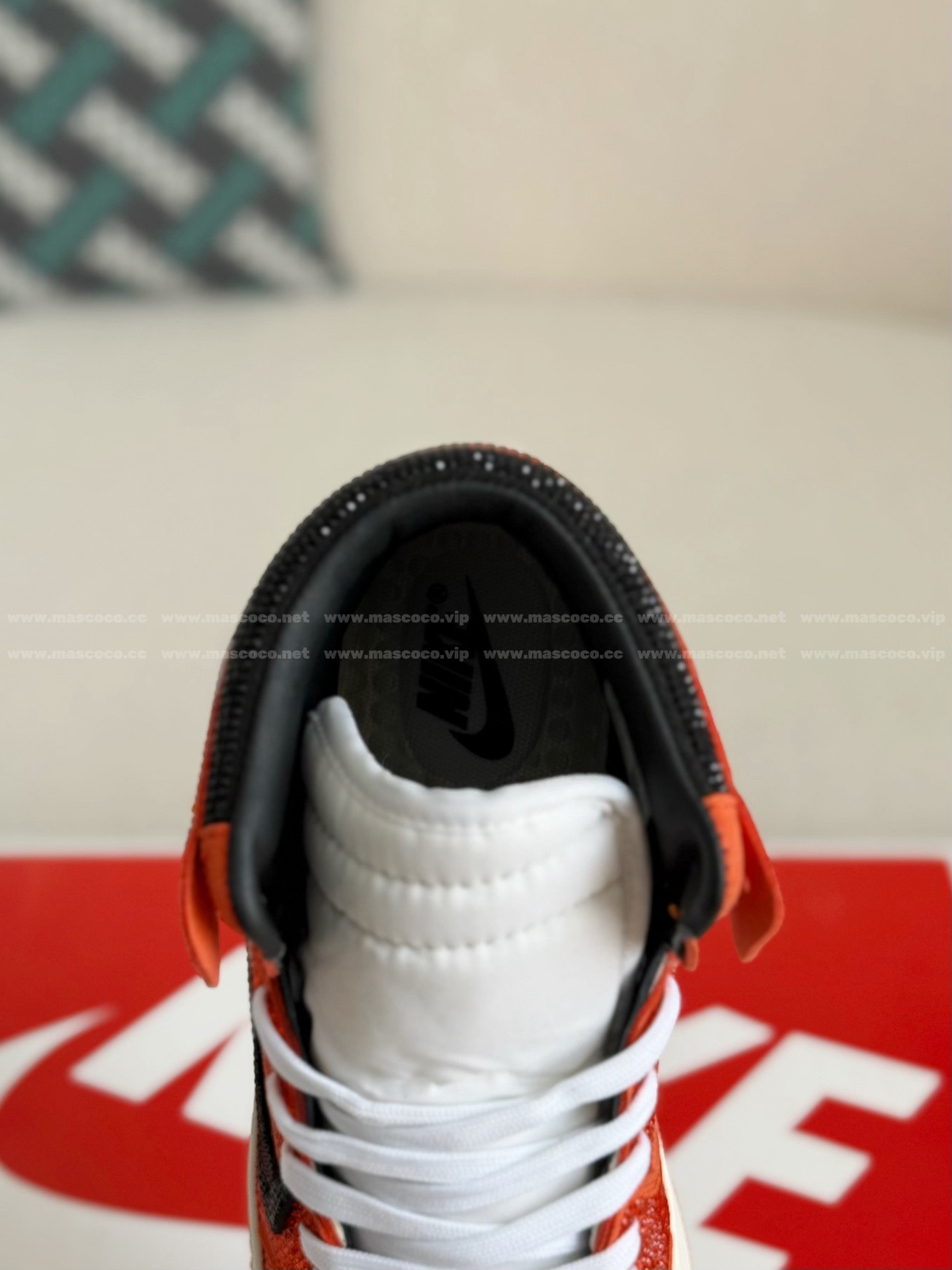 「#4550」Jordan 1 Off-white Hand-Set Rhinestones High Sneakers - Image 9