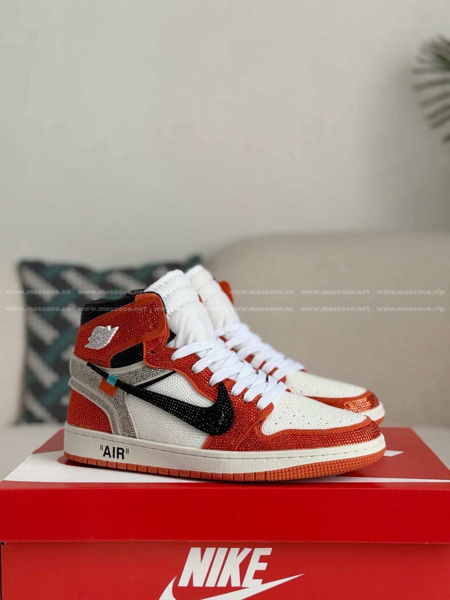 「#4550」Jordan 1 Off-white Hand-Set Rhinestones High Sneakers - Image 2