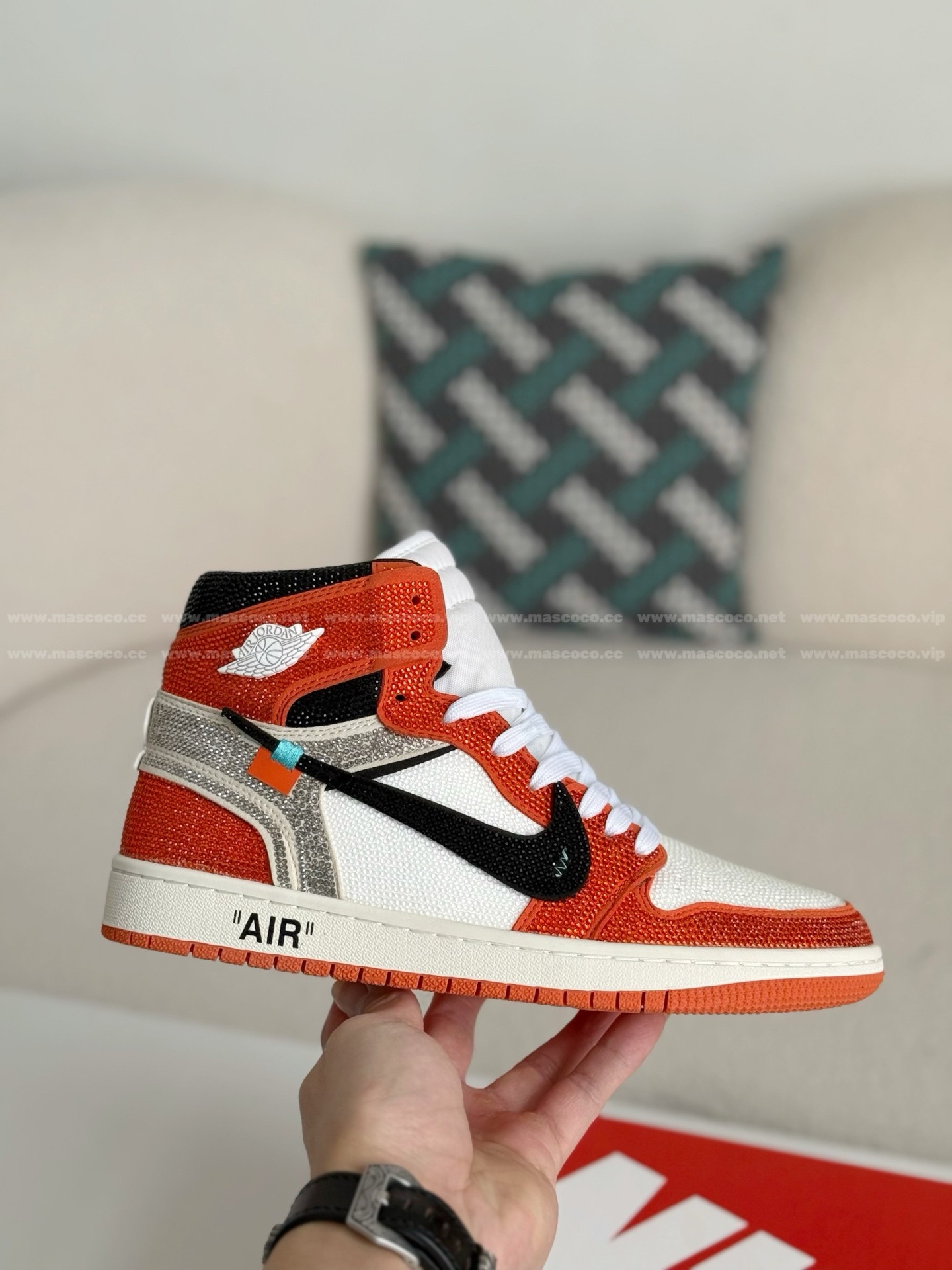 「#4550」Jordan 1 Off-white Hand-Set Rhinestones High Sneakers - Image 6