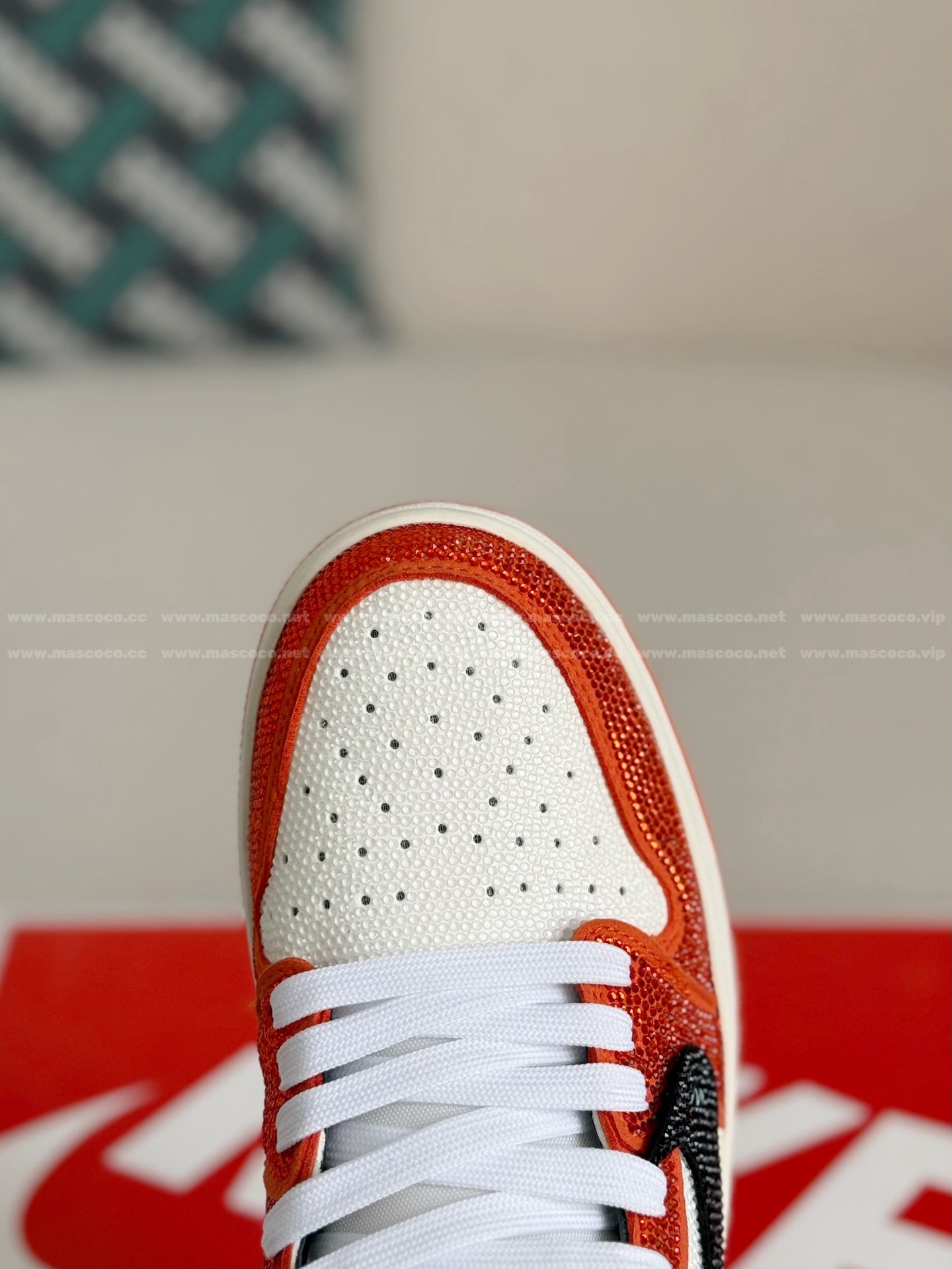 「#4550」Jordan 1 Off-white Hand-Set Rhinestones High Sneakers - Image 10