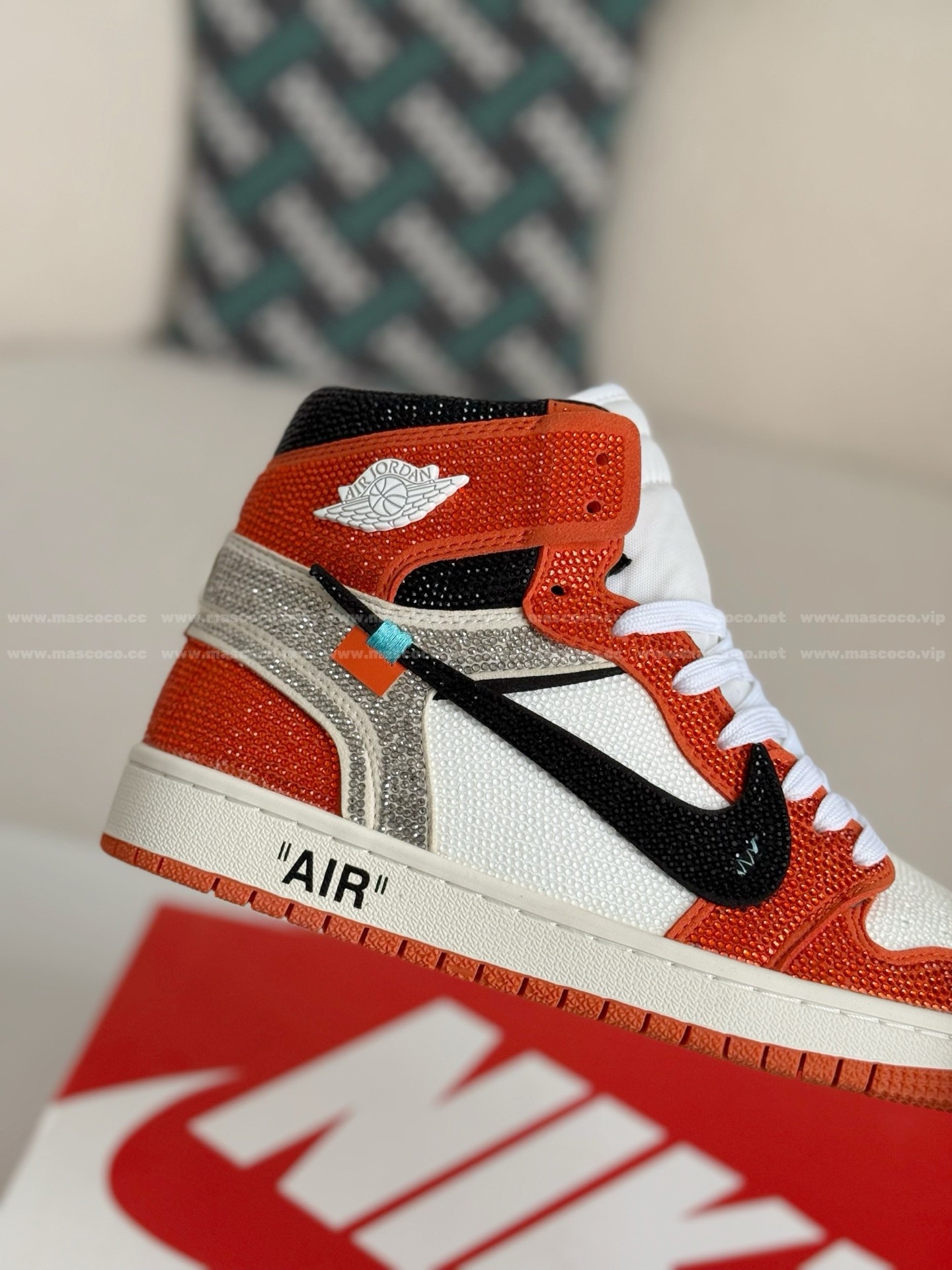 「#4550」Jordan 1 Off-white Hand-Set Rhinestones High Sneakers - Image 7