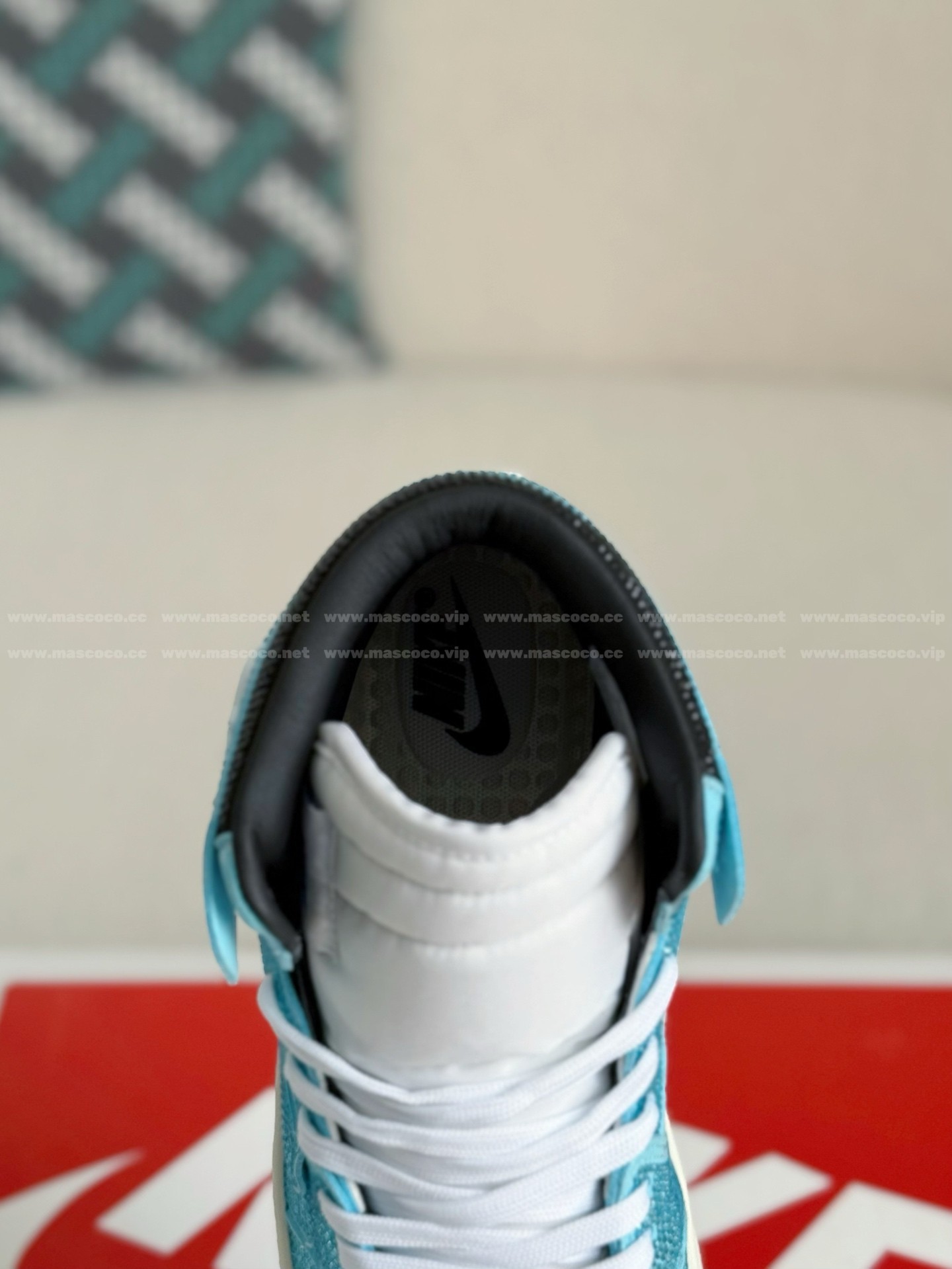 「#4551」Jordan 1 Off-white Hand-Set Rhinestones High Sneakers - Image 9