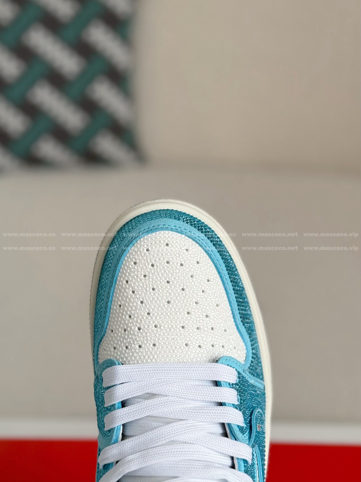 「#4551」Jordan 1 Off-white Hand-Set Rhinestones High Sneakers - Image 10