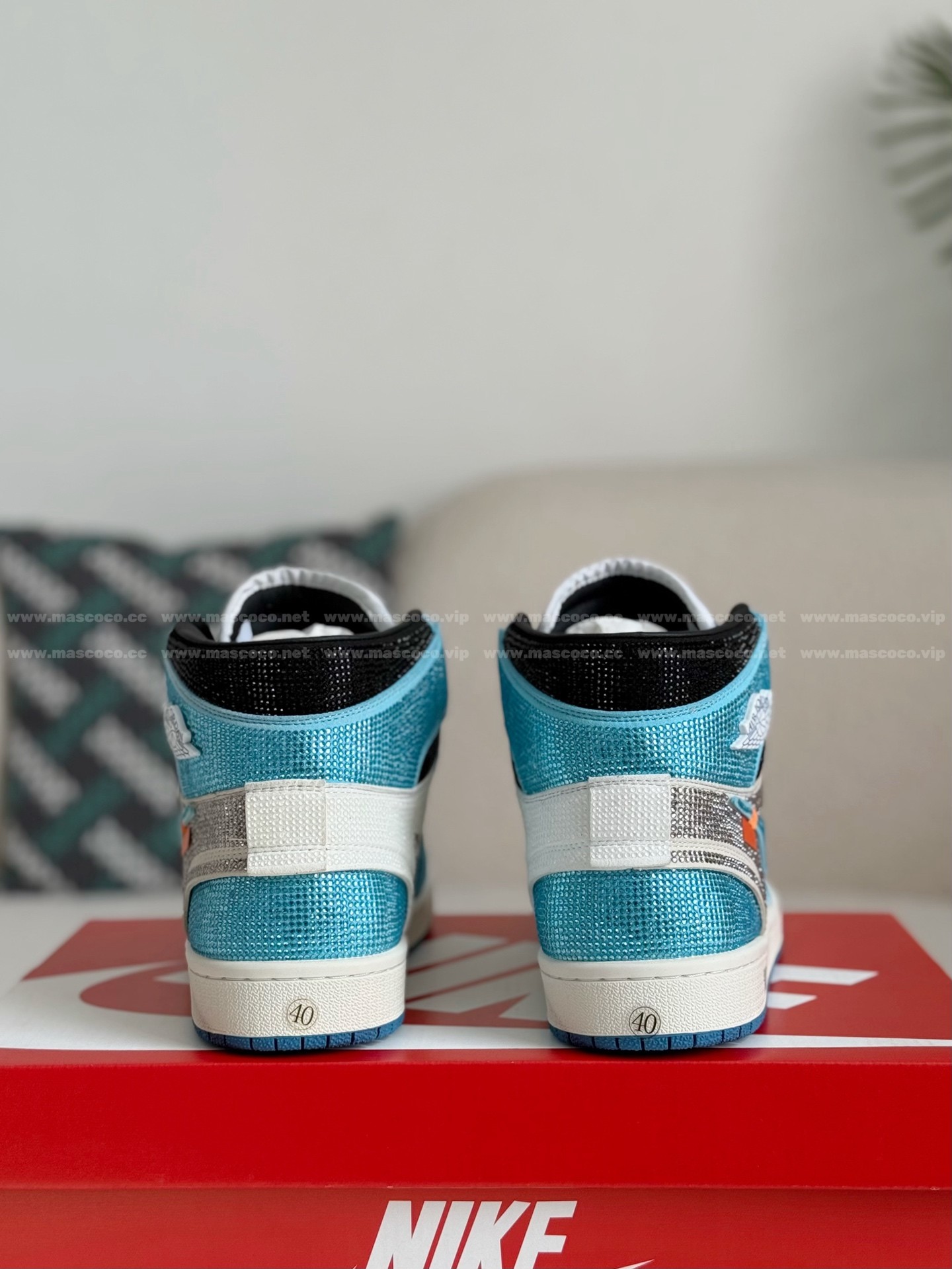 「#4551」Jordan 1 Off-white Hand-Set Rhinestones High Sneakers - Image 3