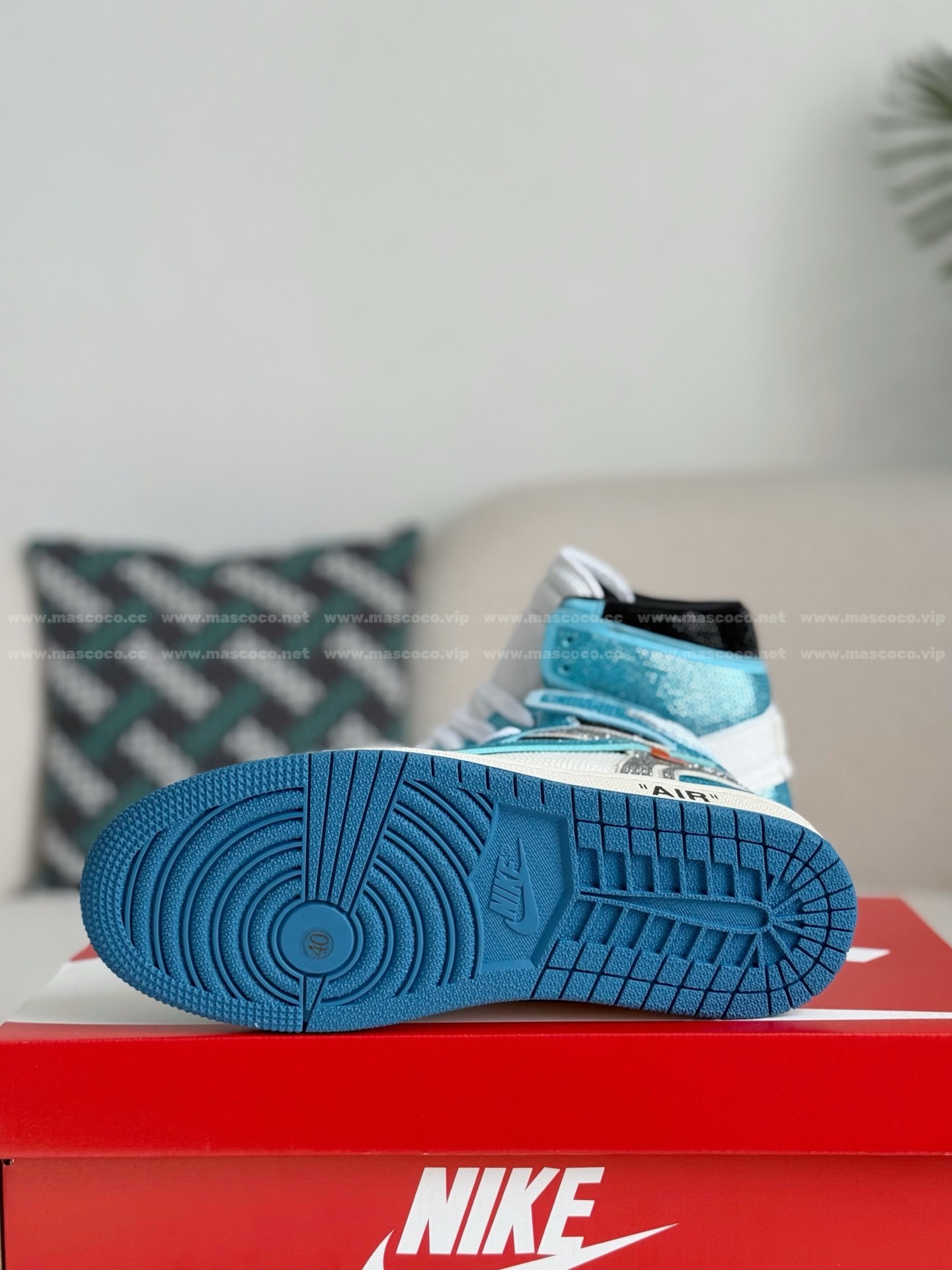 「#4551」Jordan 1 Off-white Hand-Set Rhinestones High Sneakers - Image 5