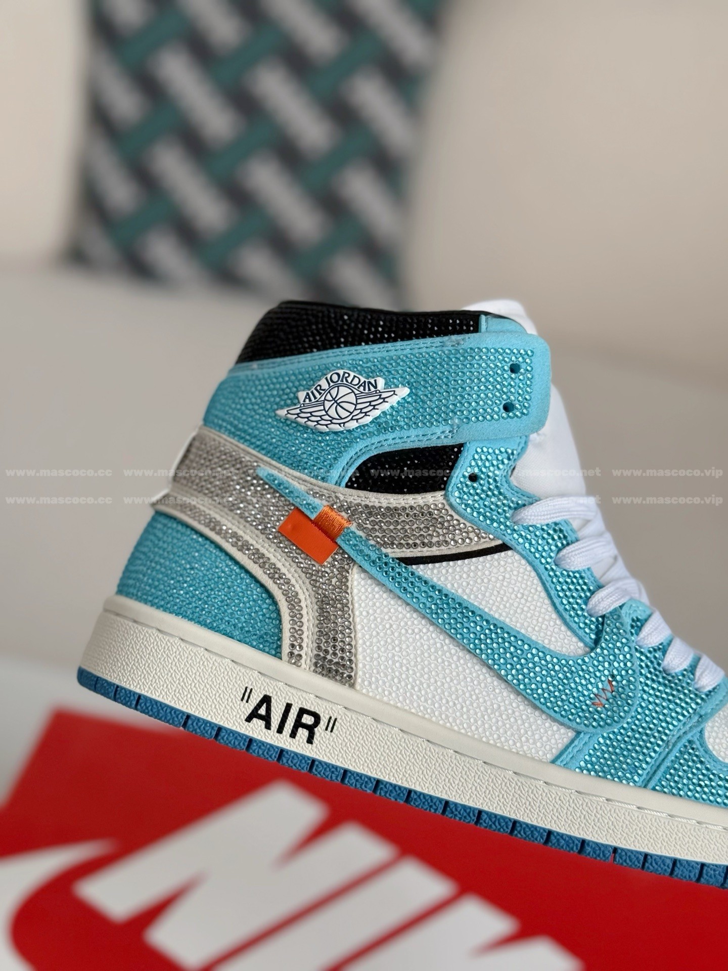 「#4551」Jordan 1 Off-white Hand-Set Rhinestones High Sneakers - Image 7