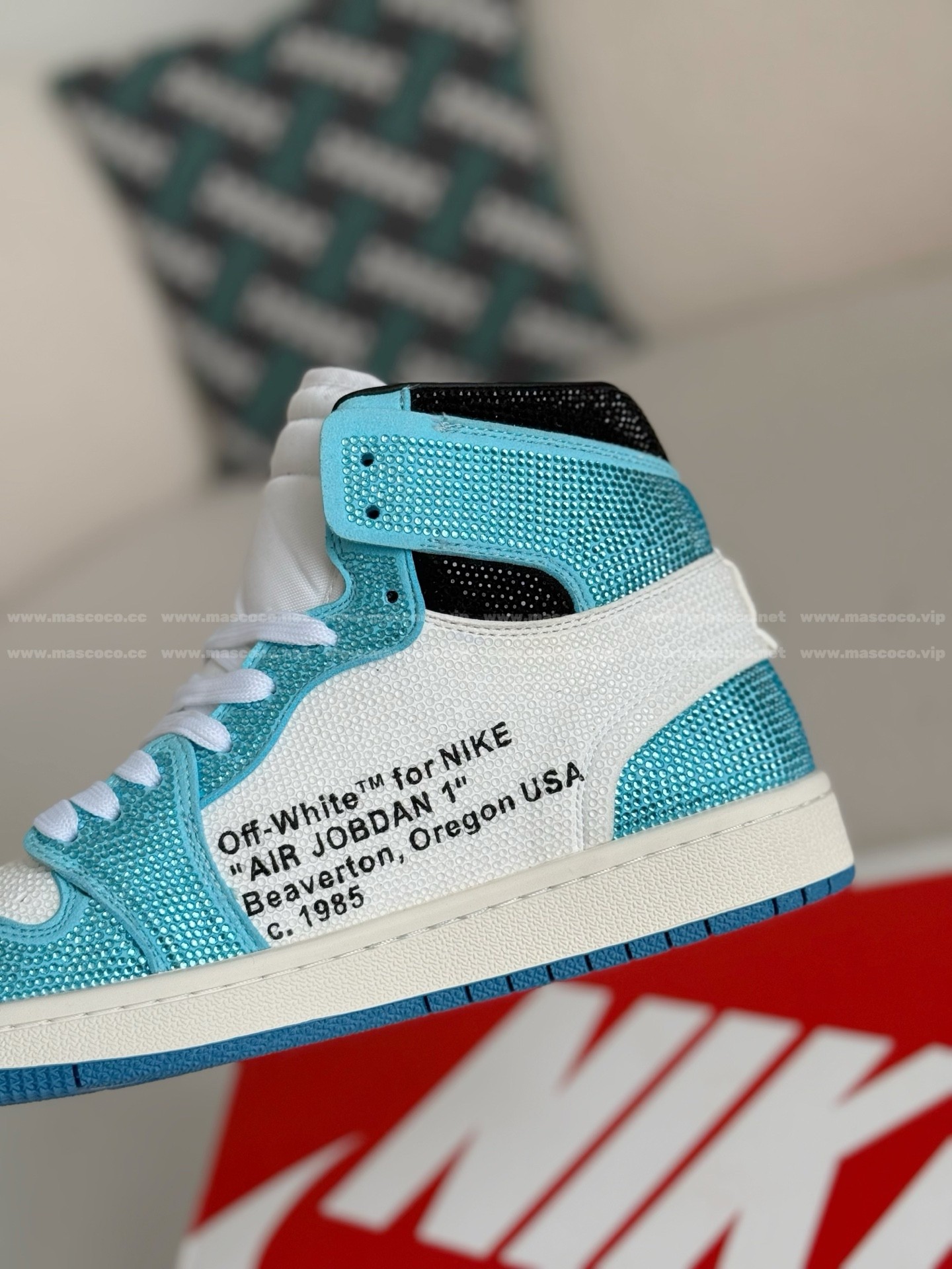 「#4551」Jordan 1 Off-white Hand-Set Rhinestones High Sneakers - Image 8
