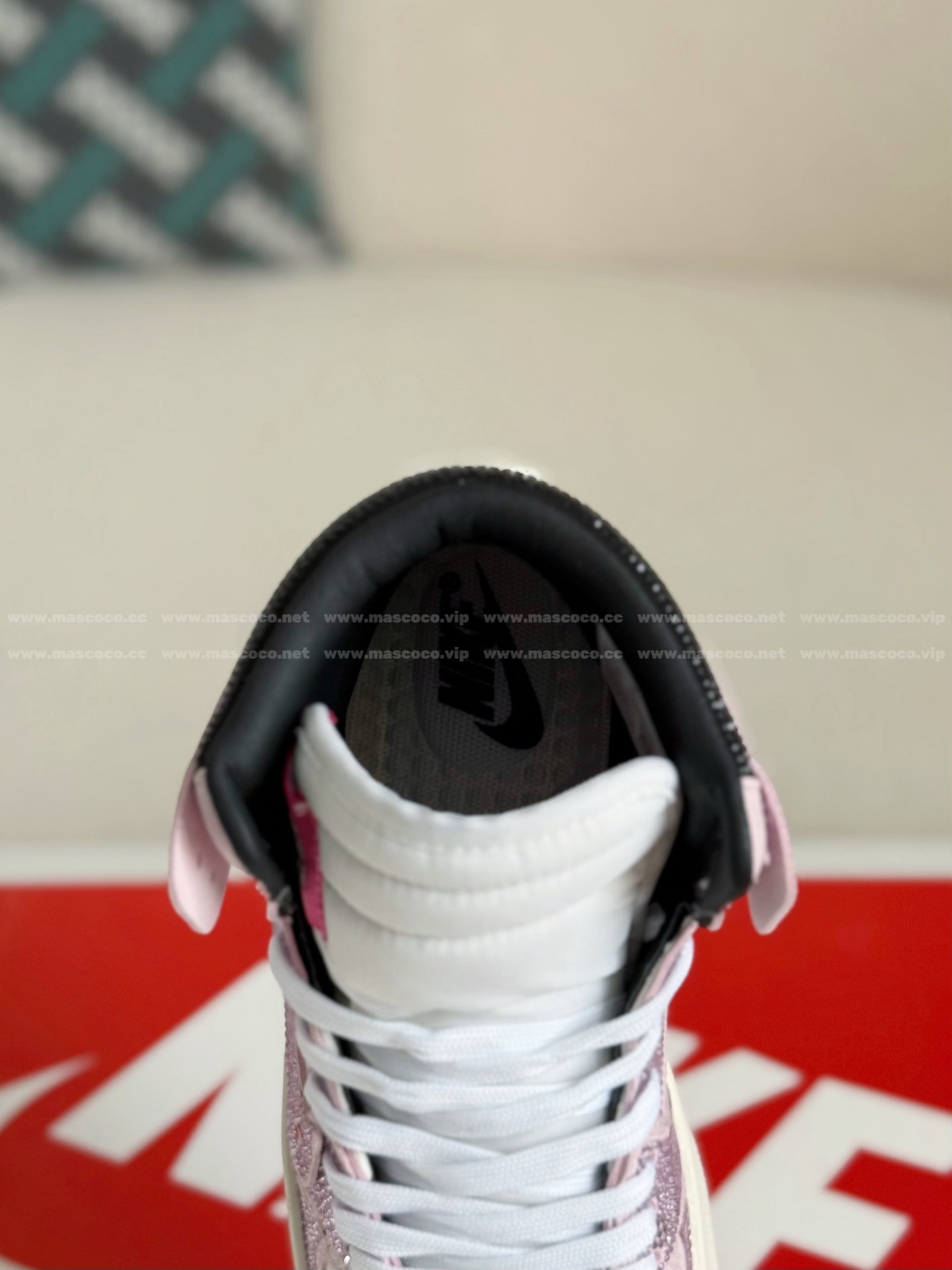 「#4553」Jordan 1 Off-white Hand-Set Rhinestones High Sneakers - Image 9