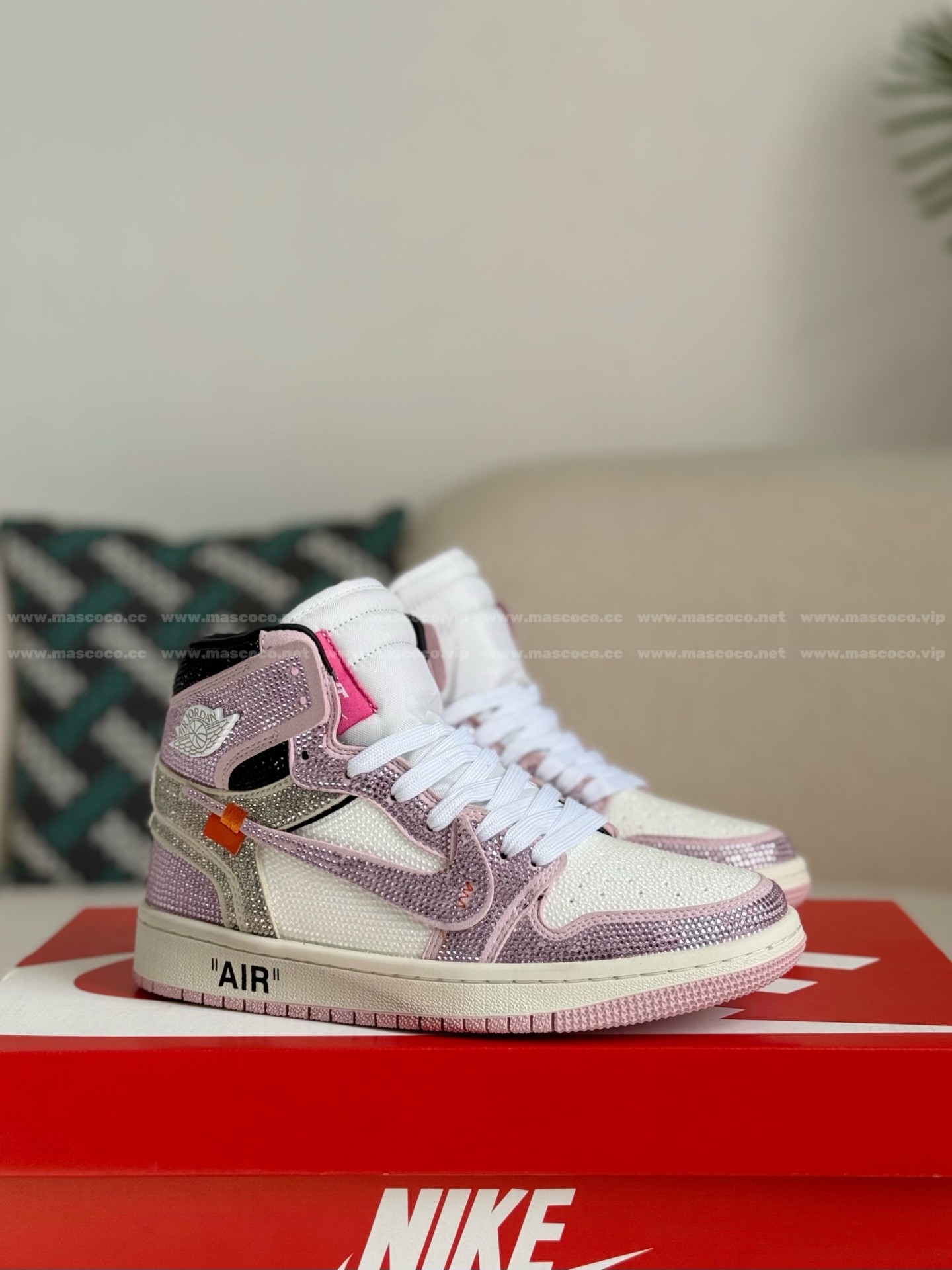 「#4553」Jordan 1 Off-white Hand-Set Rhinestones High Sneakers - Image 2