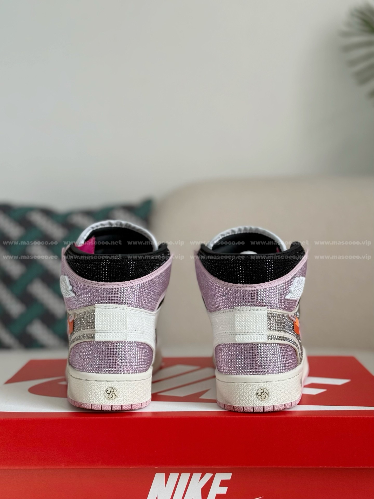 「#4553」Jordan 1 Off-white Hand-Set Rhinestones High Sneakers - Image 3