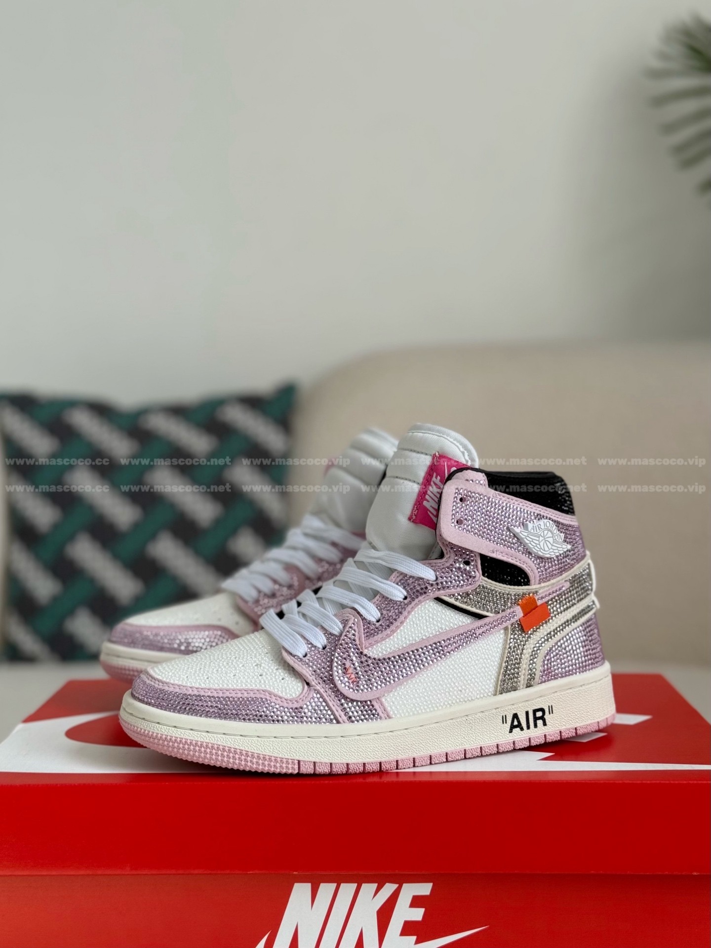 「#4553」Jordan 1 Off-white Hand-Set Rhinestones High Sneakers