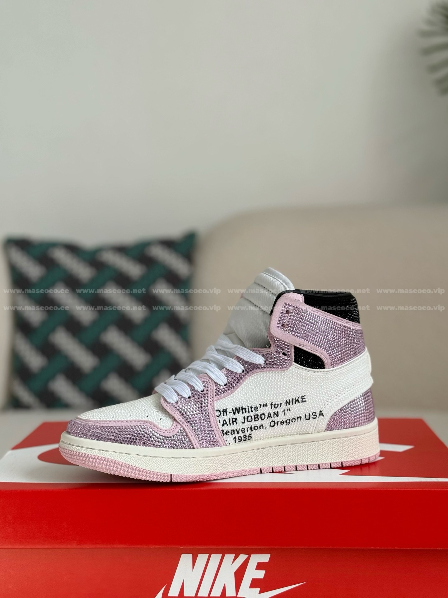 「#4553」Jordan 1 Off-white Hand-Set Rhinestones High Sneakers - Image 4