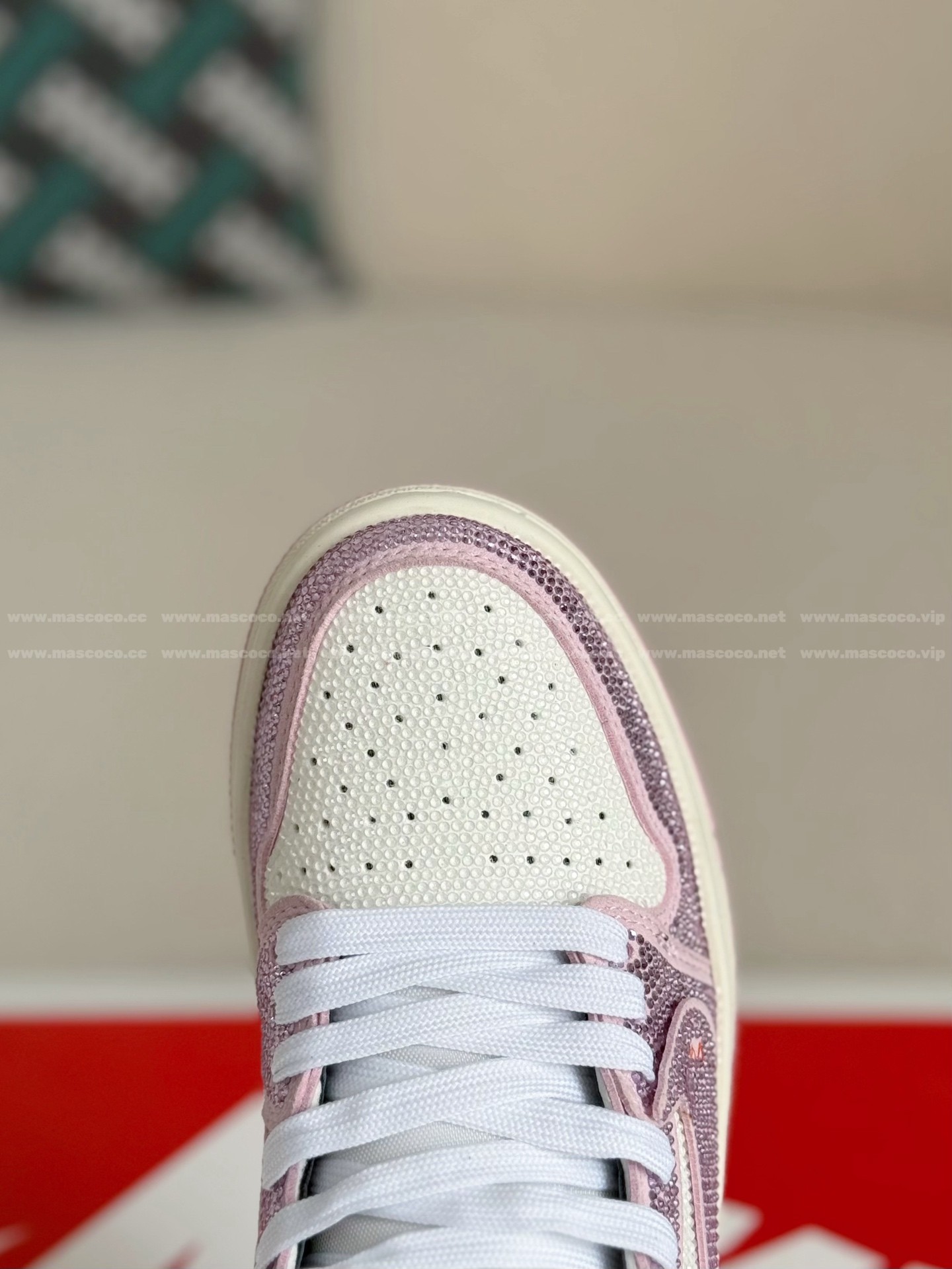 「#4553」Jordan 1 Off-white Hand-Set Rhinestones High Sneakers - Image 10