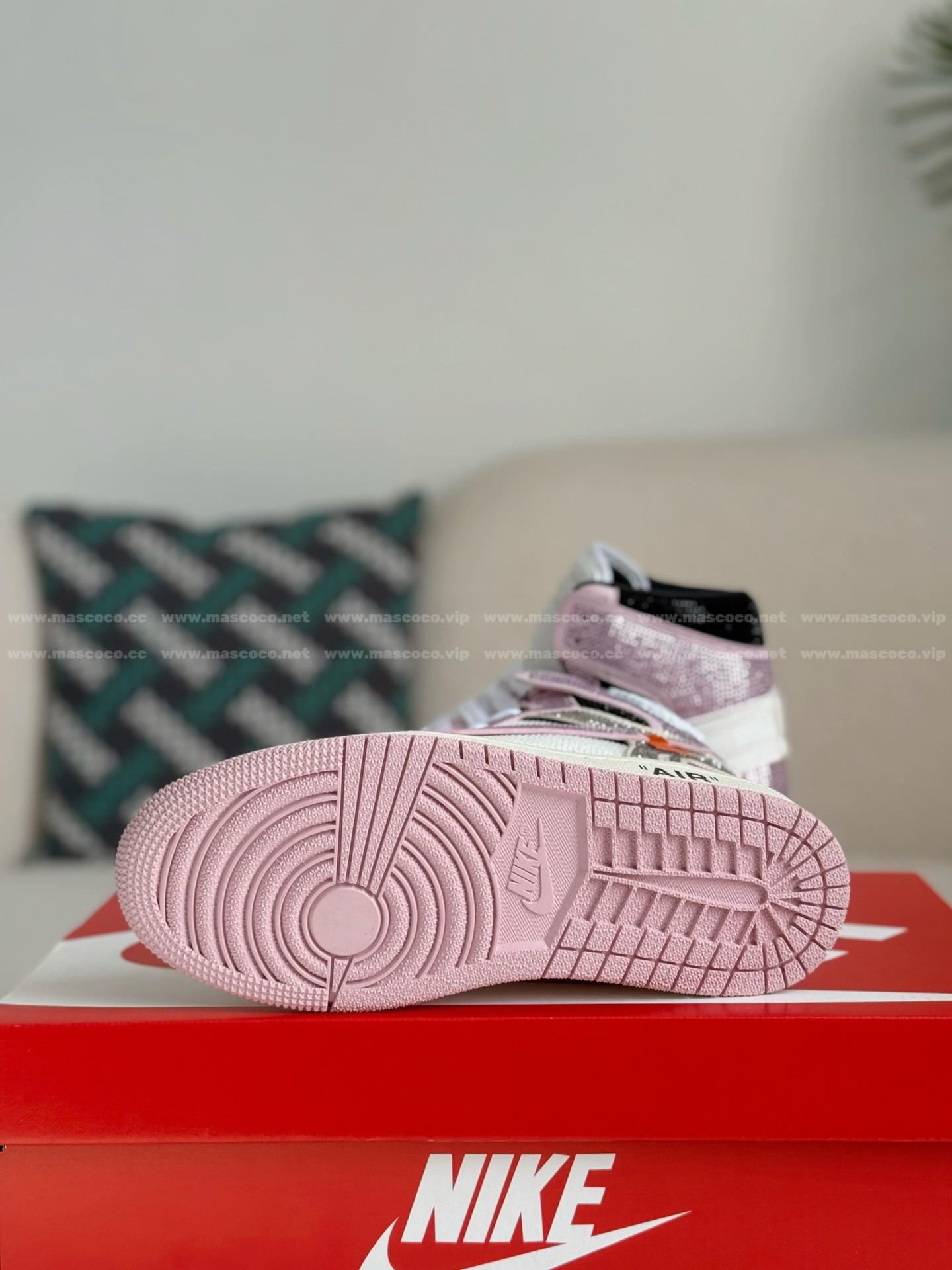 「#4553」Jordan 1 Off-white Hand-Set Rhinestones High Sneakers - Image 5