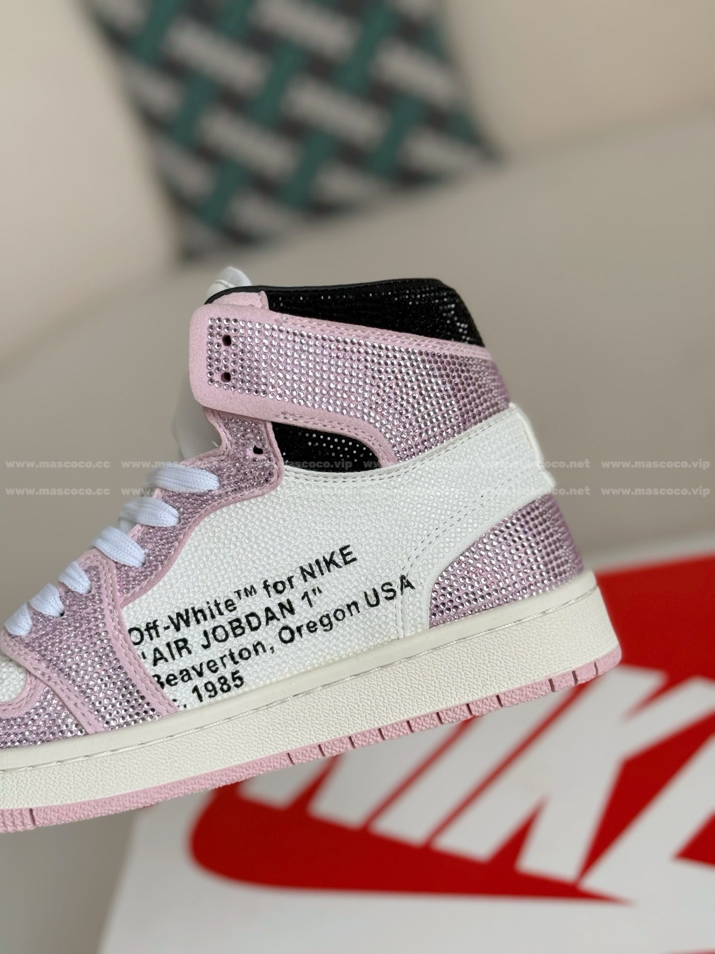 「#4553」Jordan 1 Off-white Hand-Set Rhinestones High Sneakers - Image 8