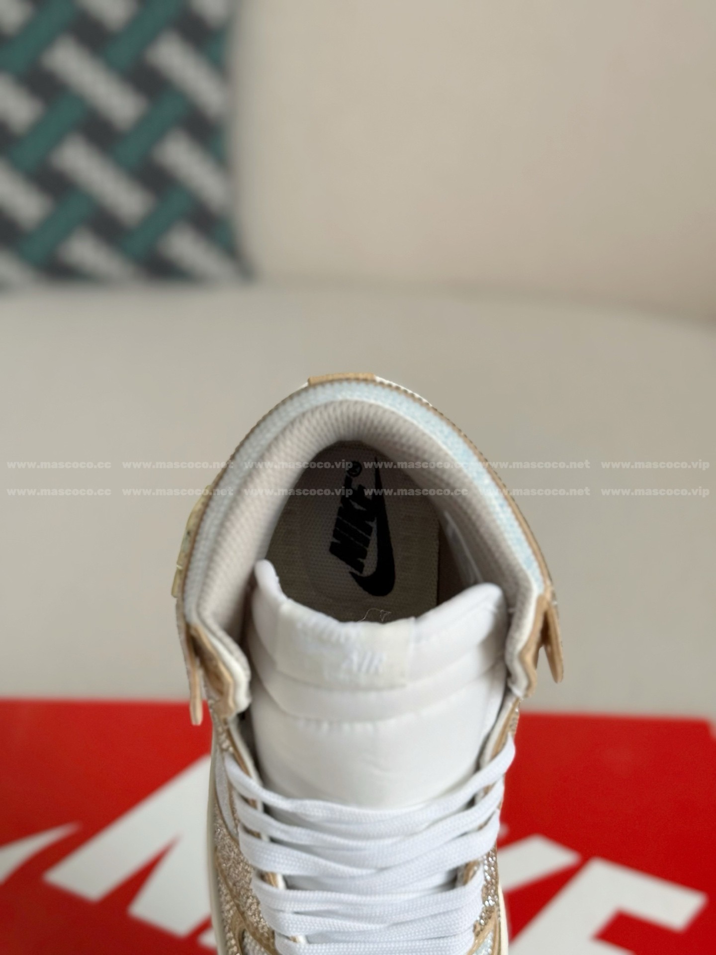 「#4555」Jordan 1 Hand-Set Rhinestones High Sneakers - Image 8