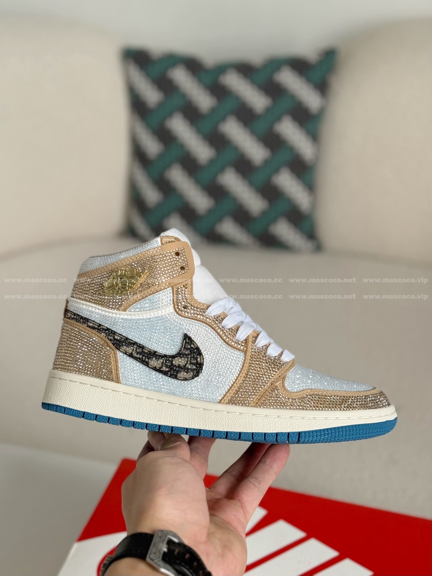 「#4555」Jordan 1 Hand-Set Rhinestones High Sneakers - Image 6