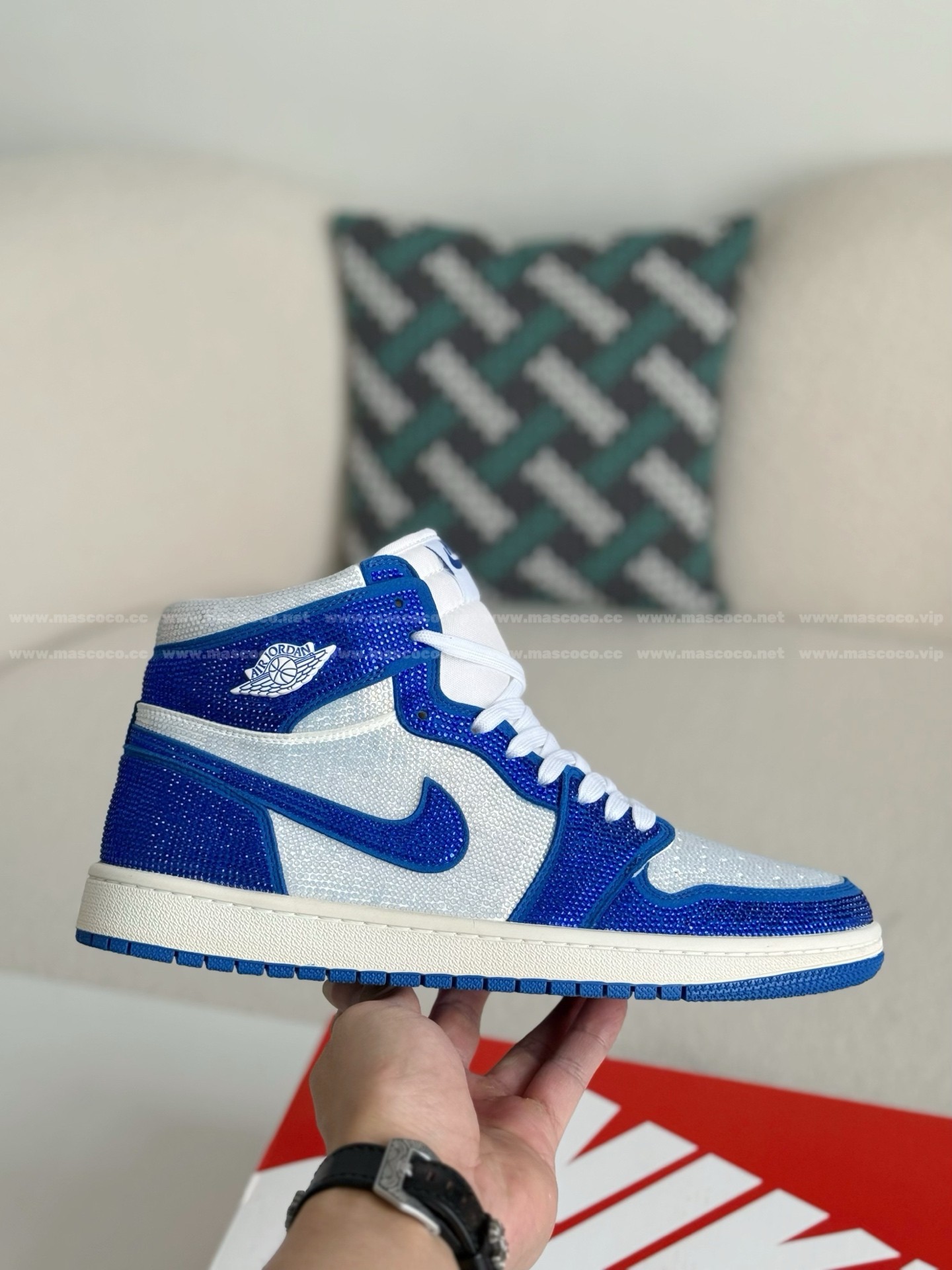「#4556」Jordan 1 Hand-Set Rhinestones High Sneakers - Image 6