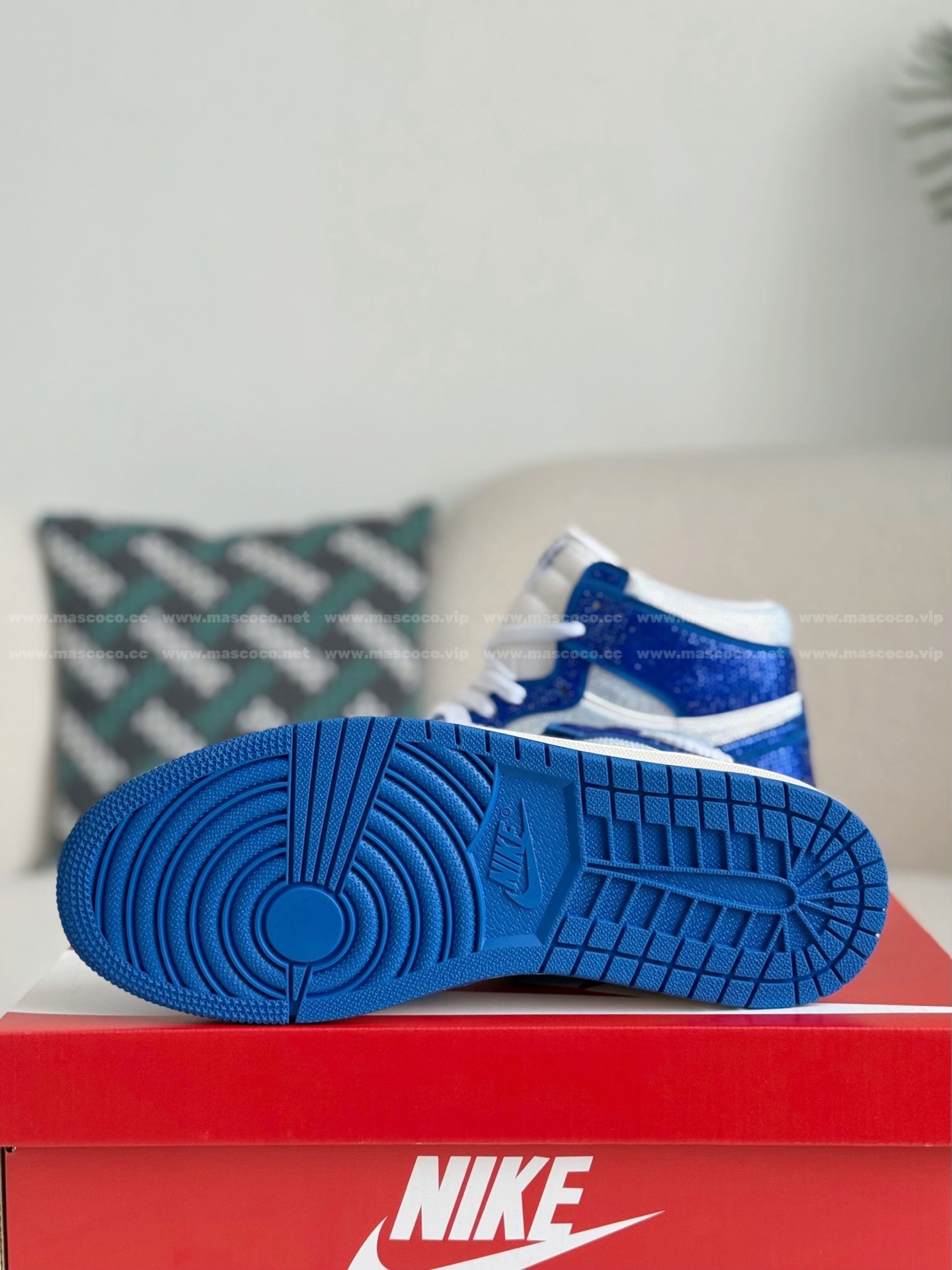 「#4556」Jordan 1 Hand-Set Rhinestones High Sneakers - Image 5