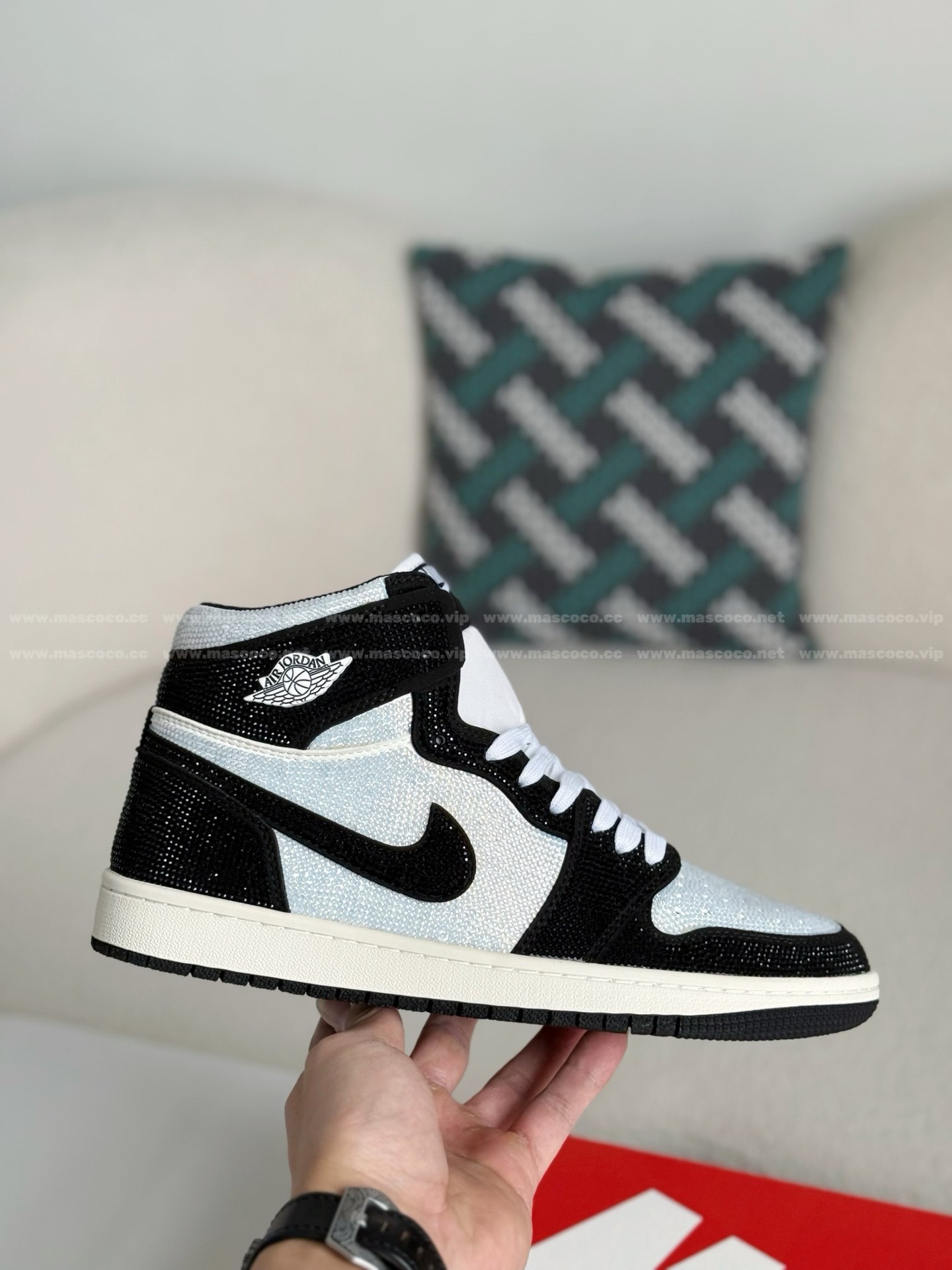 「#4557」Jordan 1 Hand-Set Rhinestones High Sneakers - Image 6